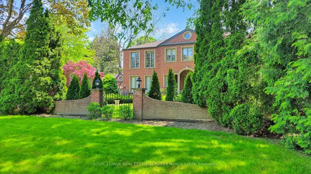 21 Forest Heights Blvd, Toronto 4