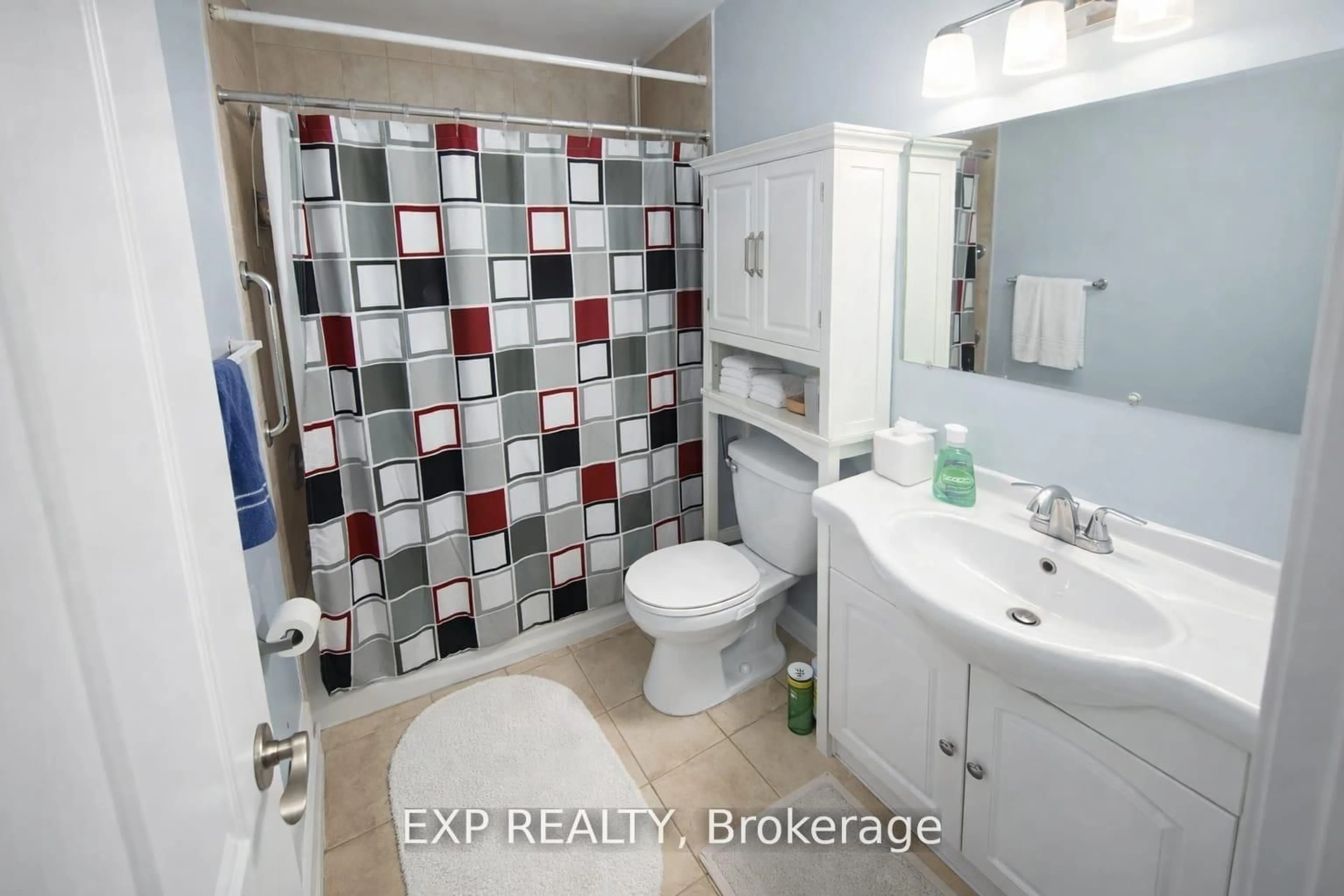 Standard bathroom, ceramic/tile floor for 55 Godstone Rd #111, Toronto Ontario M2J 3C8