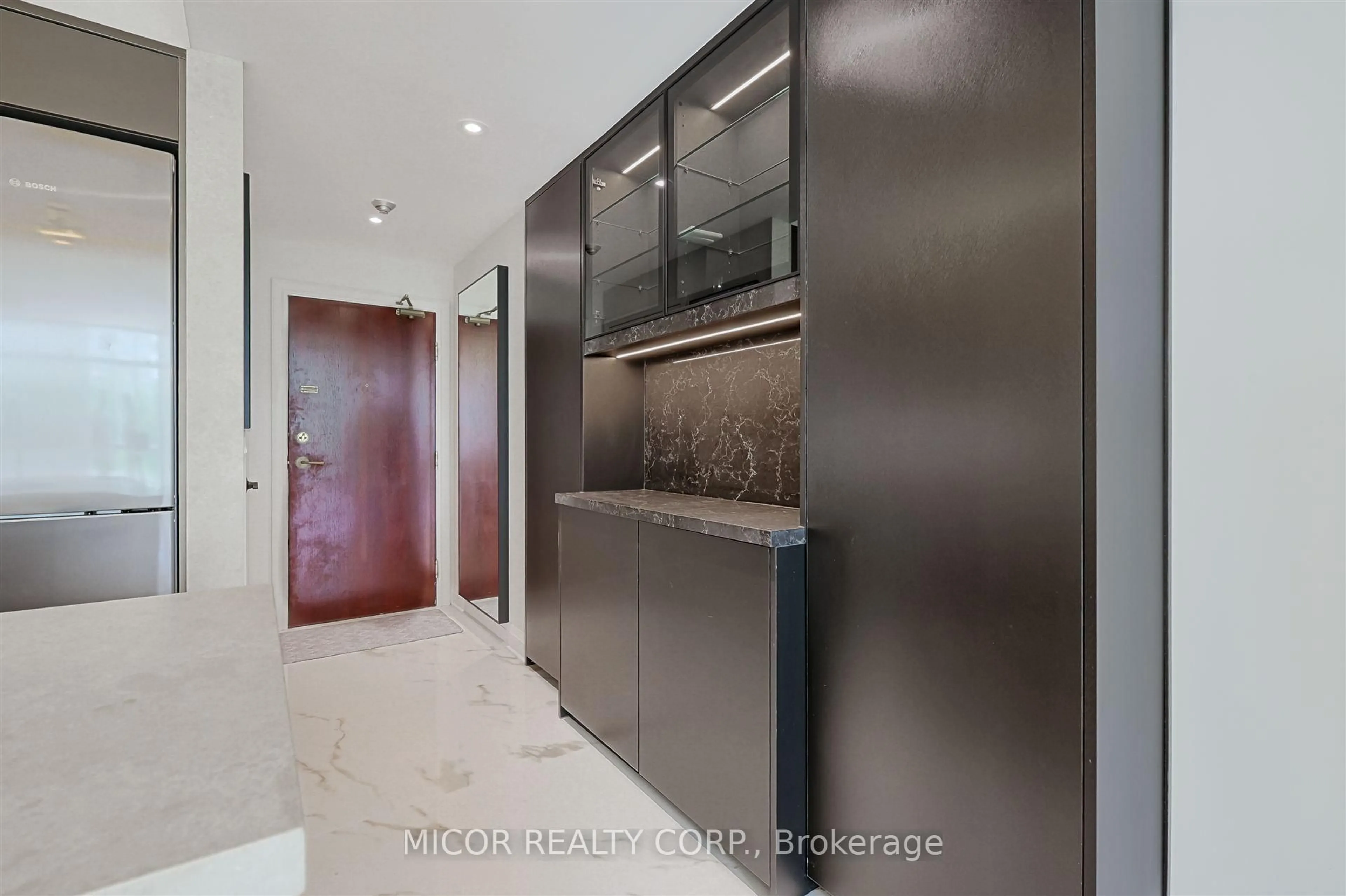 Unknown for 1 Deer Park Cres #704, Toronto Ontario M4V 3C2