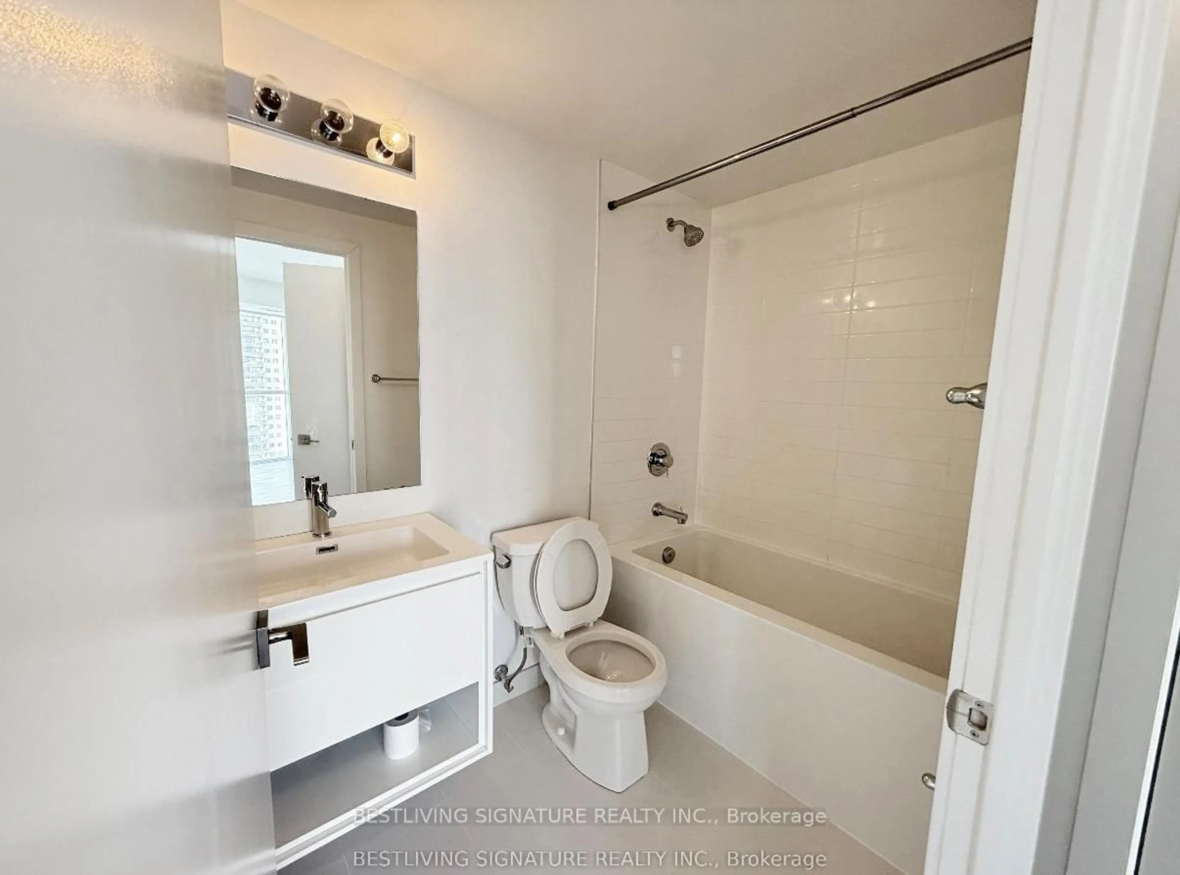 Standard bathroom, unknown for 159 Wellesley St #903, Toronto Ontario M4Y 0H5