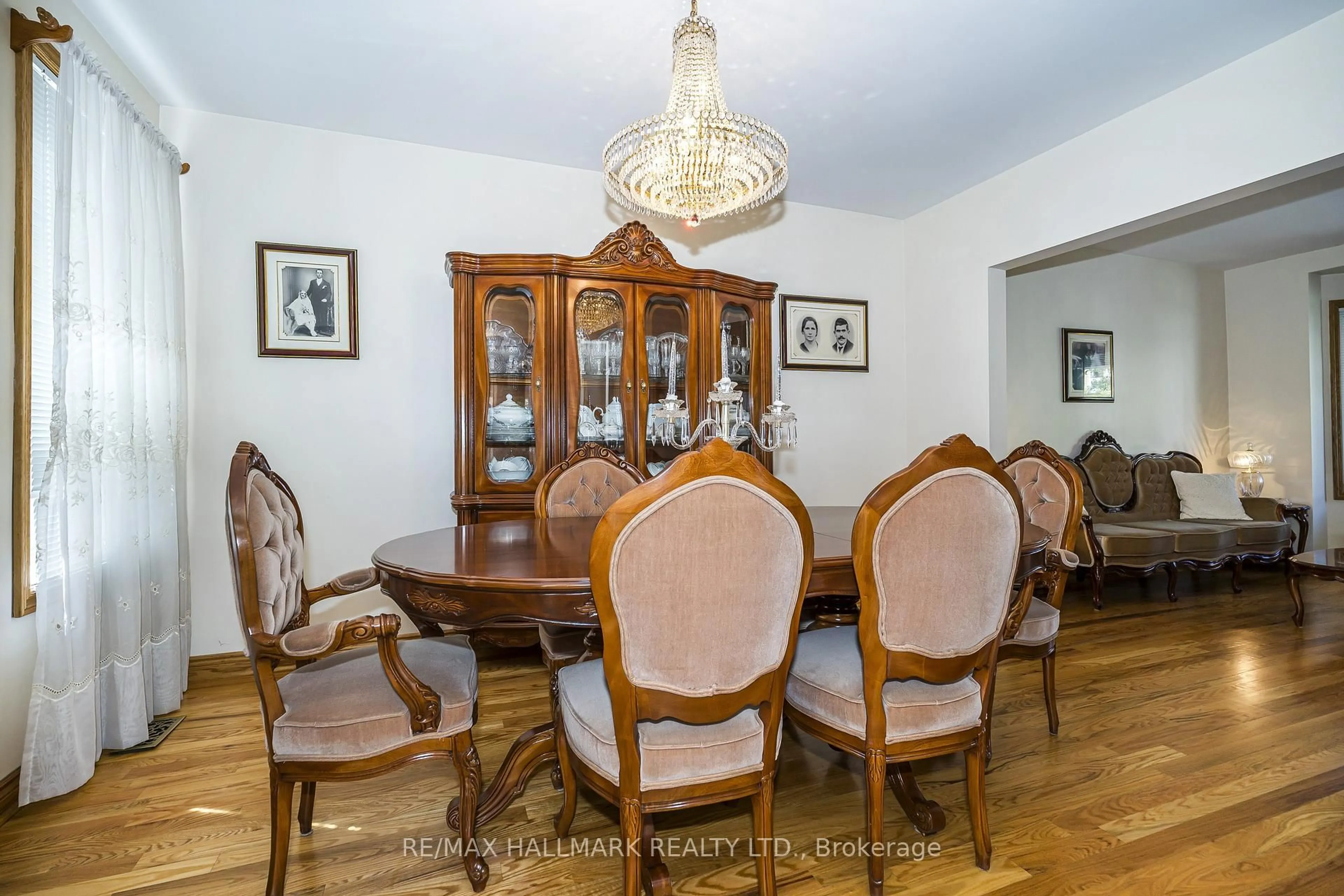 Dining room, wood/laminate floor for 47 Montrose Ave, Toronto Ontario M6J 2T6