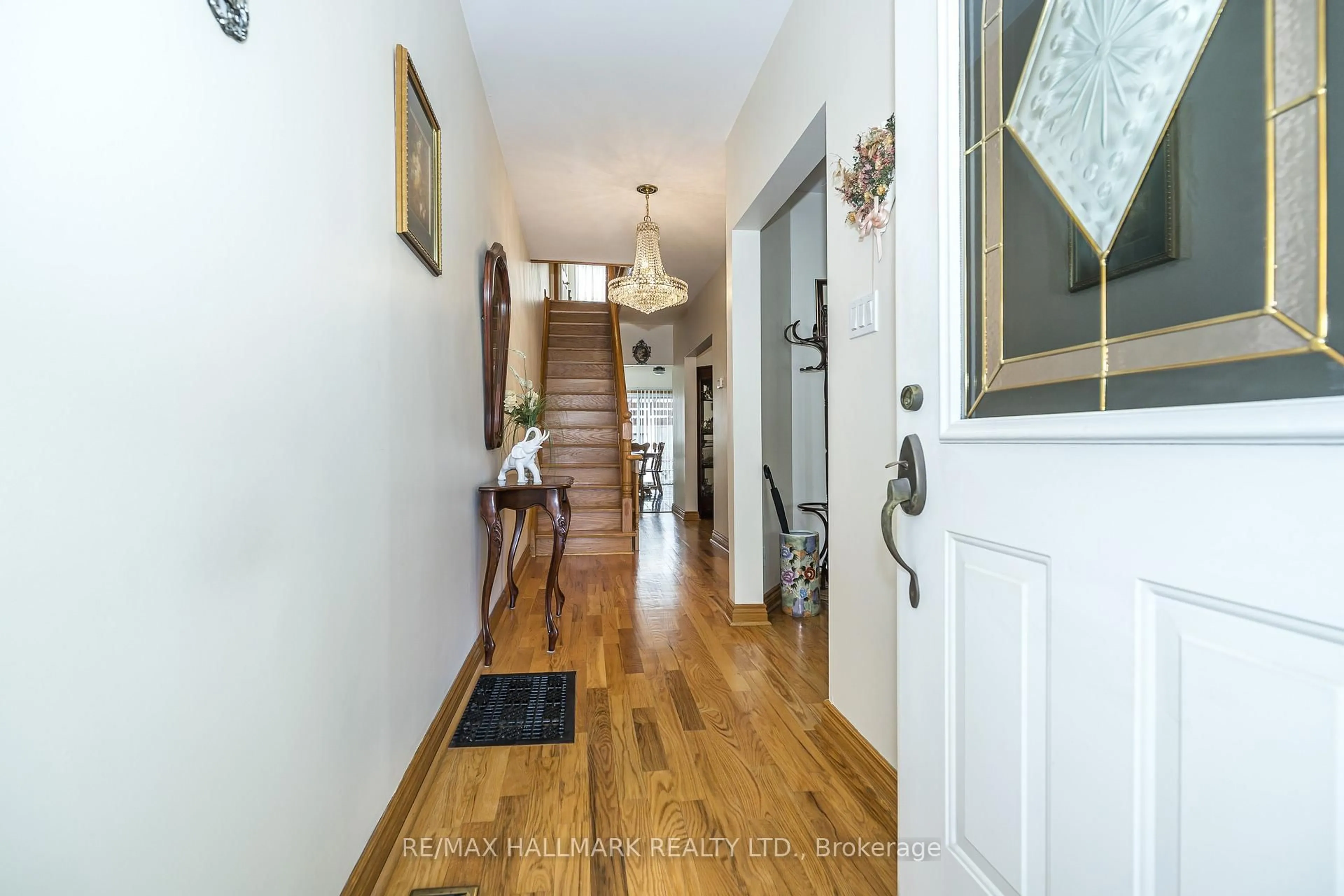 Indoor entryway for 47 Montrose Ave, Toronto Ontario M6J 2T6