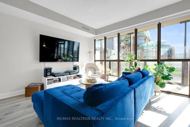 101 Charles St #1311, Toronto 2
