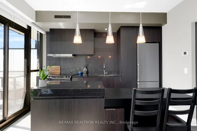 101 Charles St #1311, Toronto 5