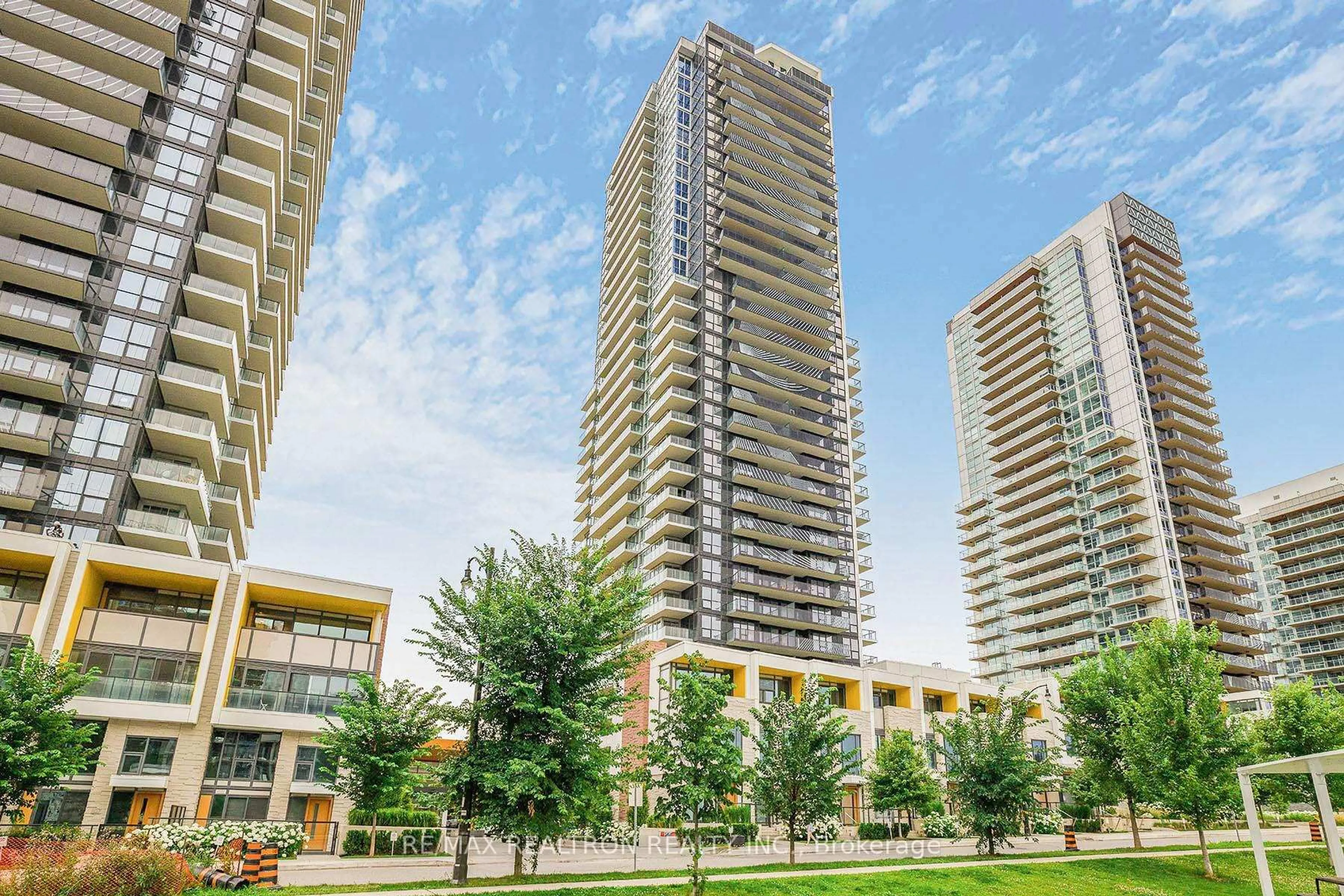Patio, city buildings view from balcony for 85 Mcmahon Dr #3106, Toronto Ontario M2K 0H1