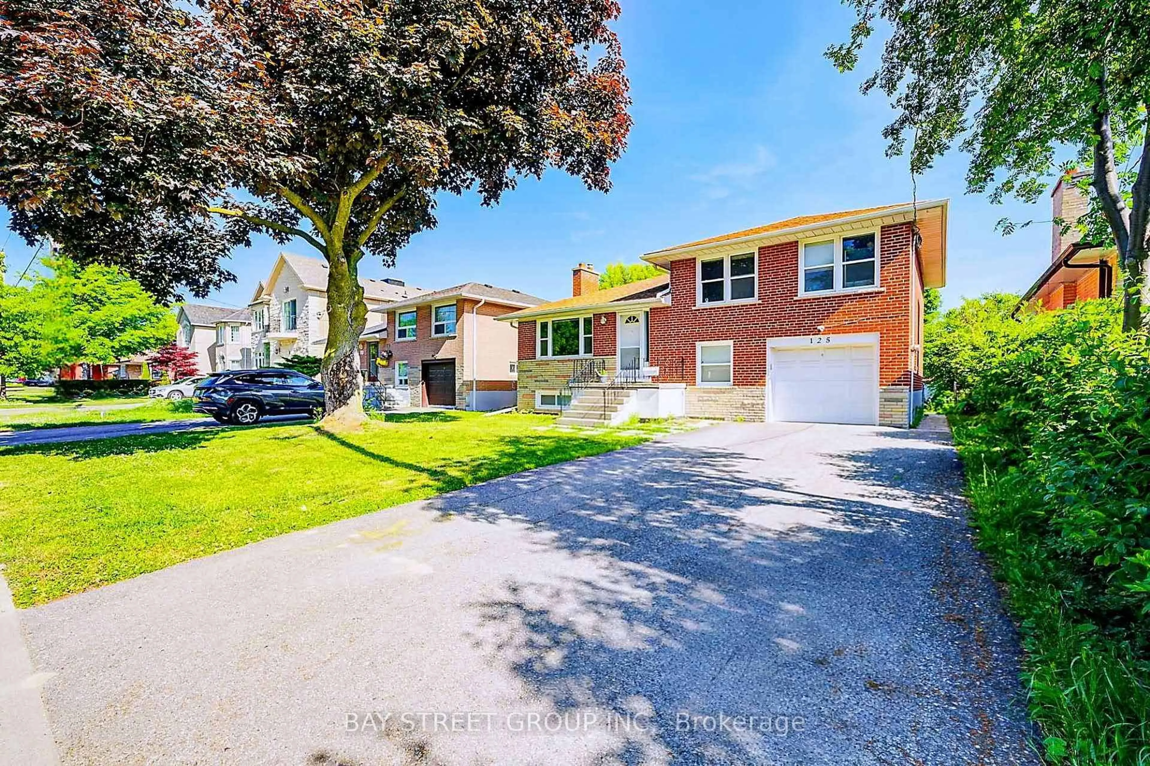 Home with brick exterior material, street for 125 Connaught Ave, Toronto Ontario M2M 1H1