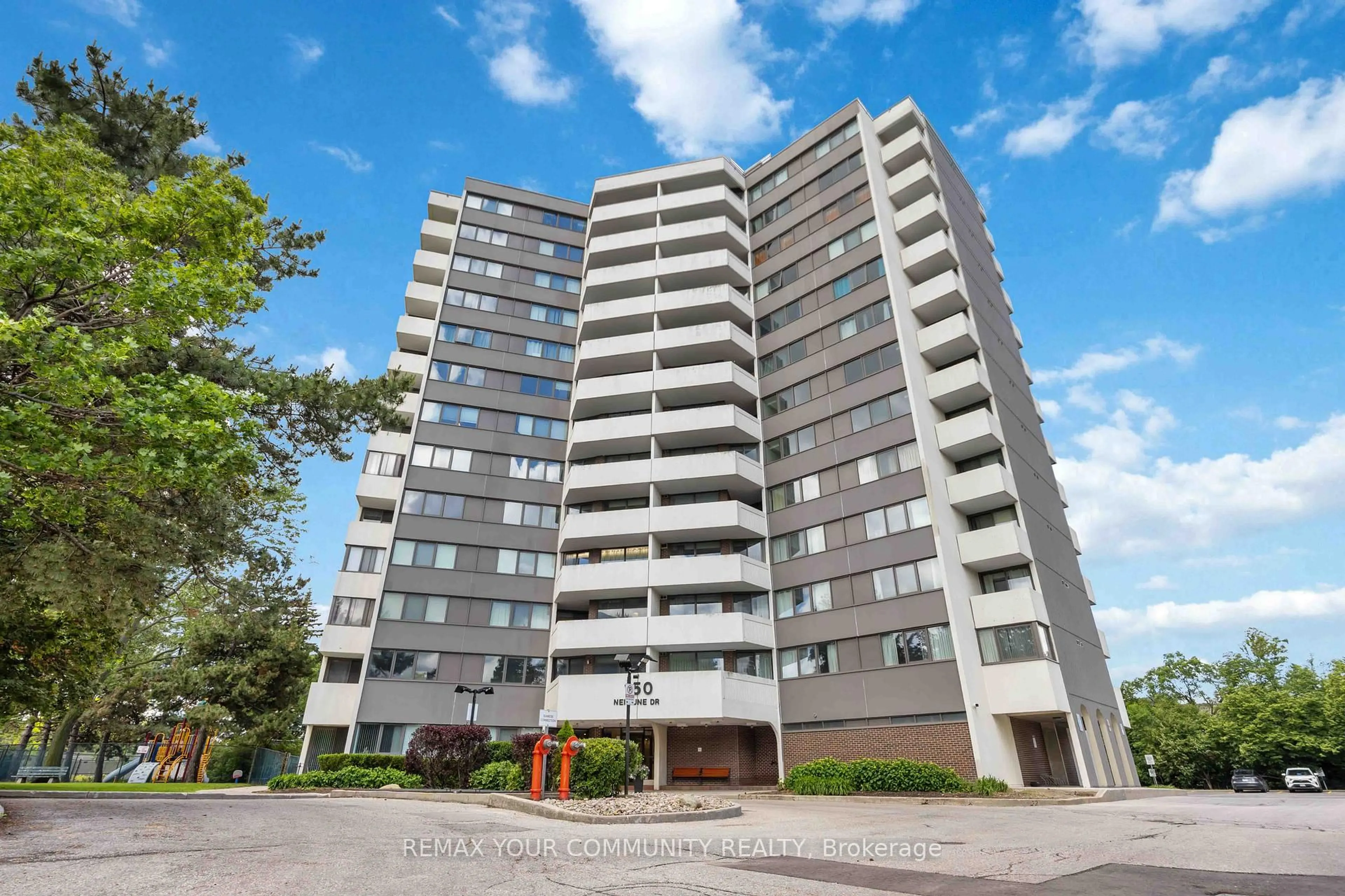 A pic from outside/outdoor area/front of a property/back of a property/a pic from drone, building for 150 Neptune Dr #801, Toronto Ontario M6A 2Y9