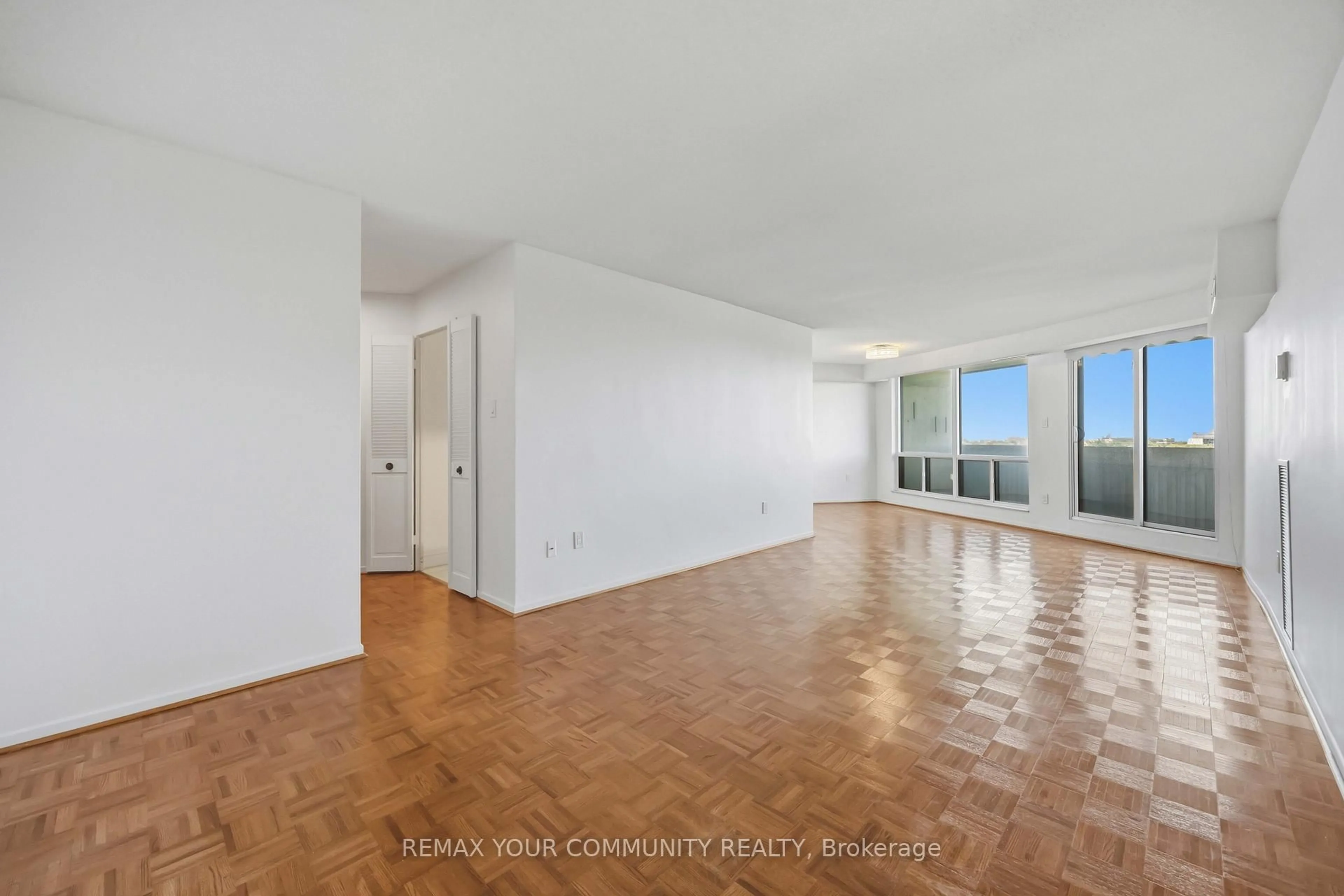 A pic of a room for 150 Neptune Dr #801, Toronto Ontario M6A 2Y9