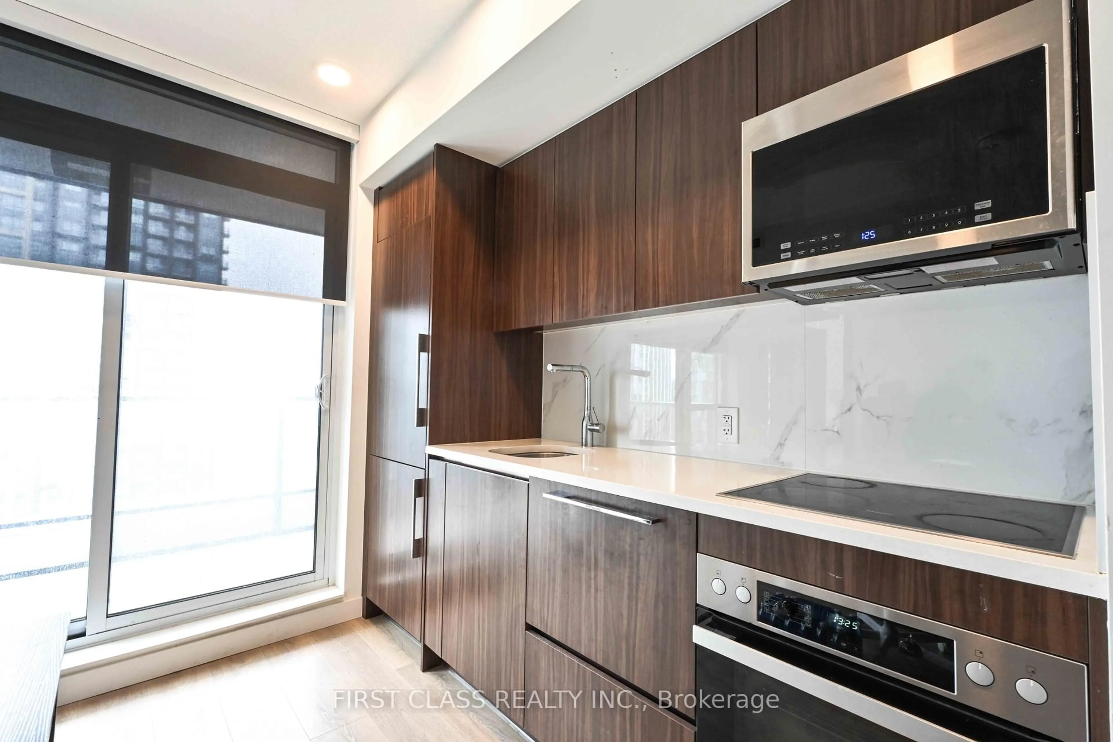 Standard kitchen, unknown for 38 Widmer St #3907, Toronto Ontario M5V 0P7