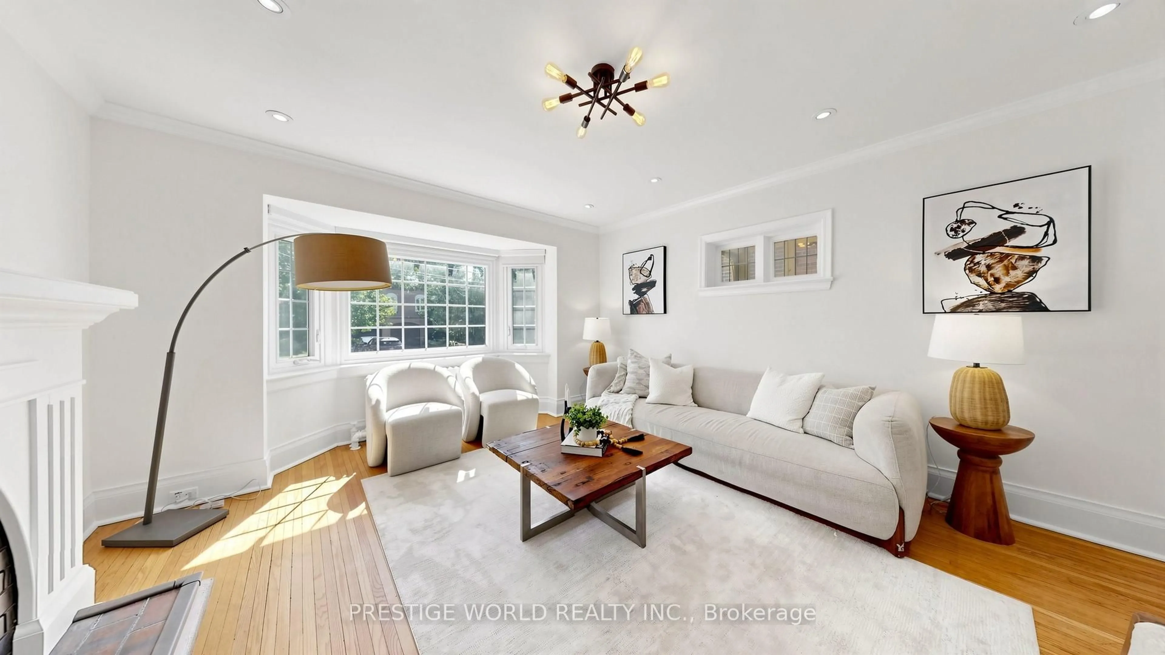 Living room with furniture, unknown for 290 Jedburgh Rd, Toronto Ontario M5M 3K6
