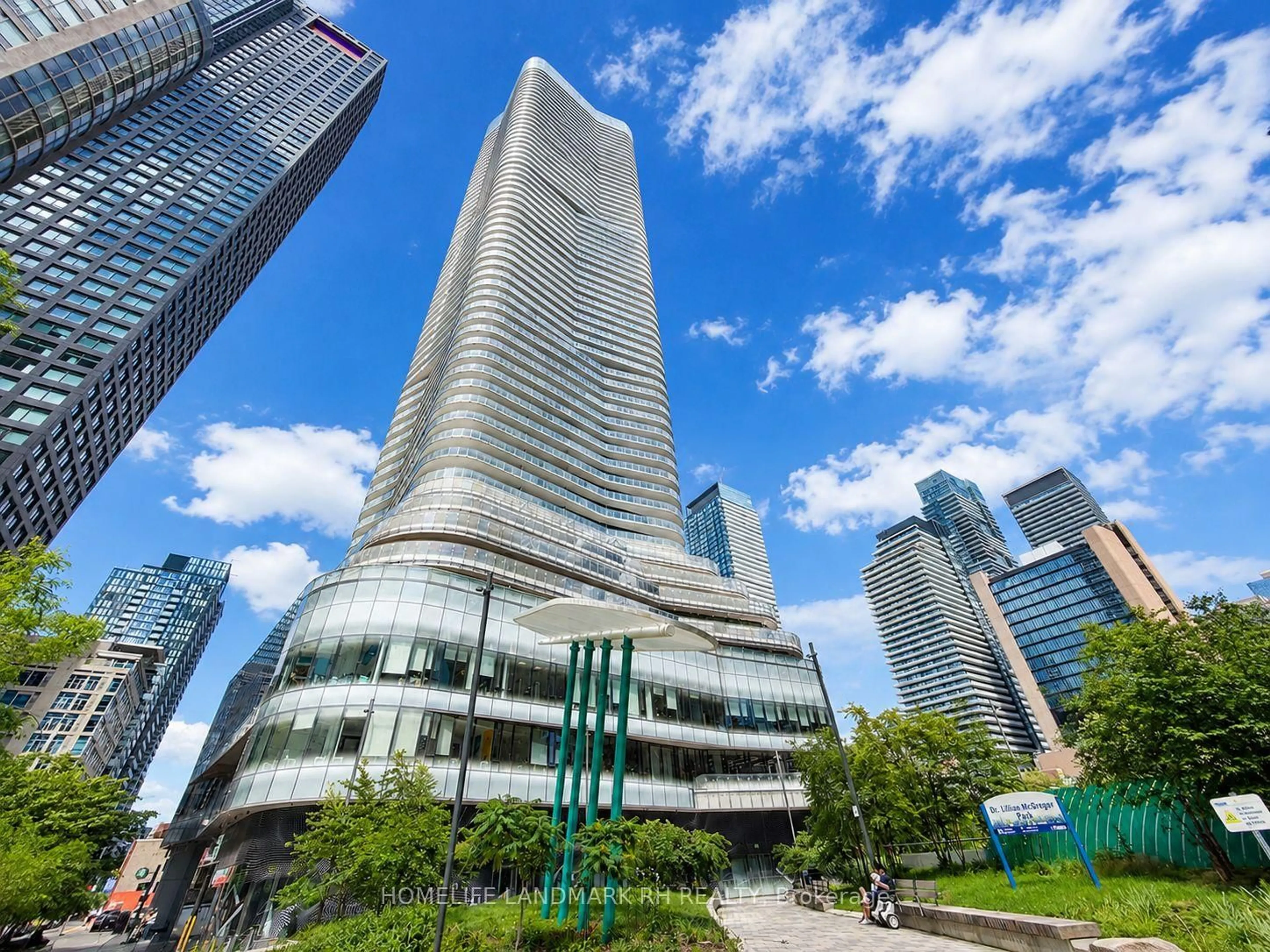 Indoor foyer for 11 Wellesley St #4307, Toronto Ontario M4Y 0G4