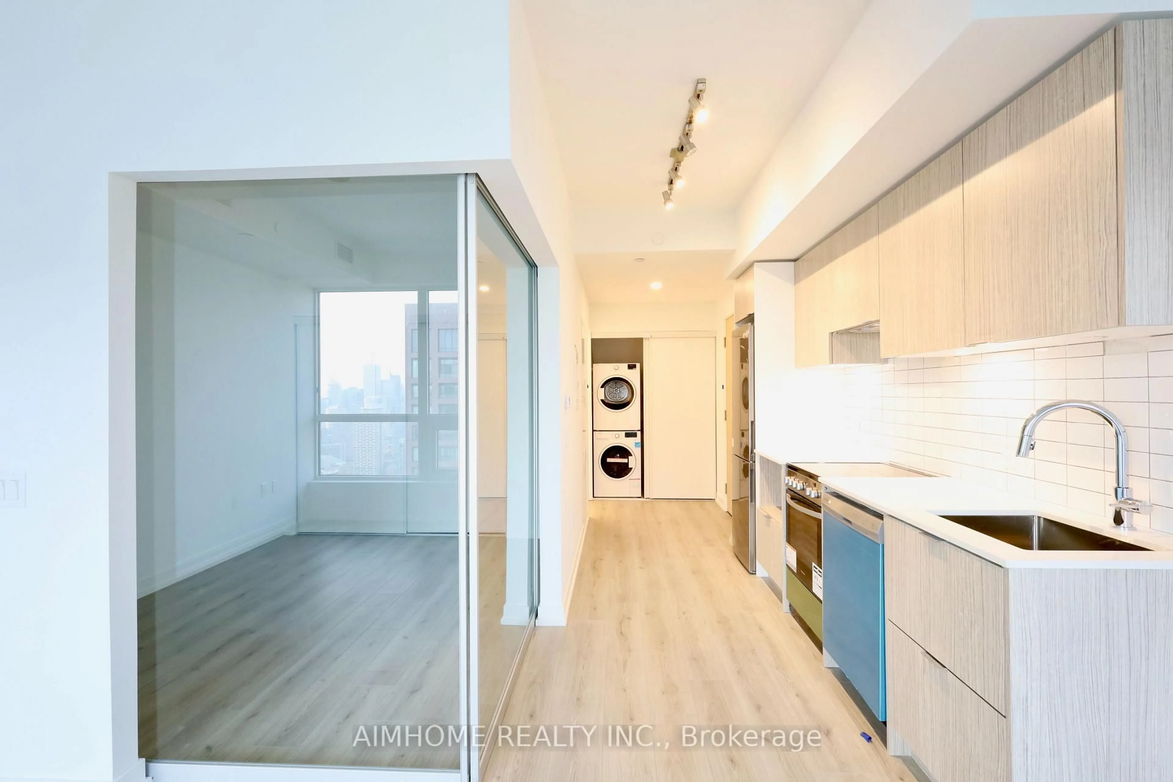 Unknown for 395 Bloor St #5011, Toronto Ontario M4W 0B4