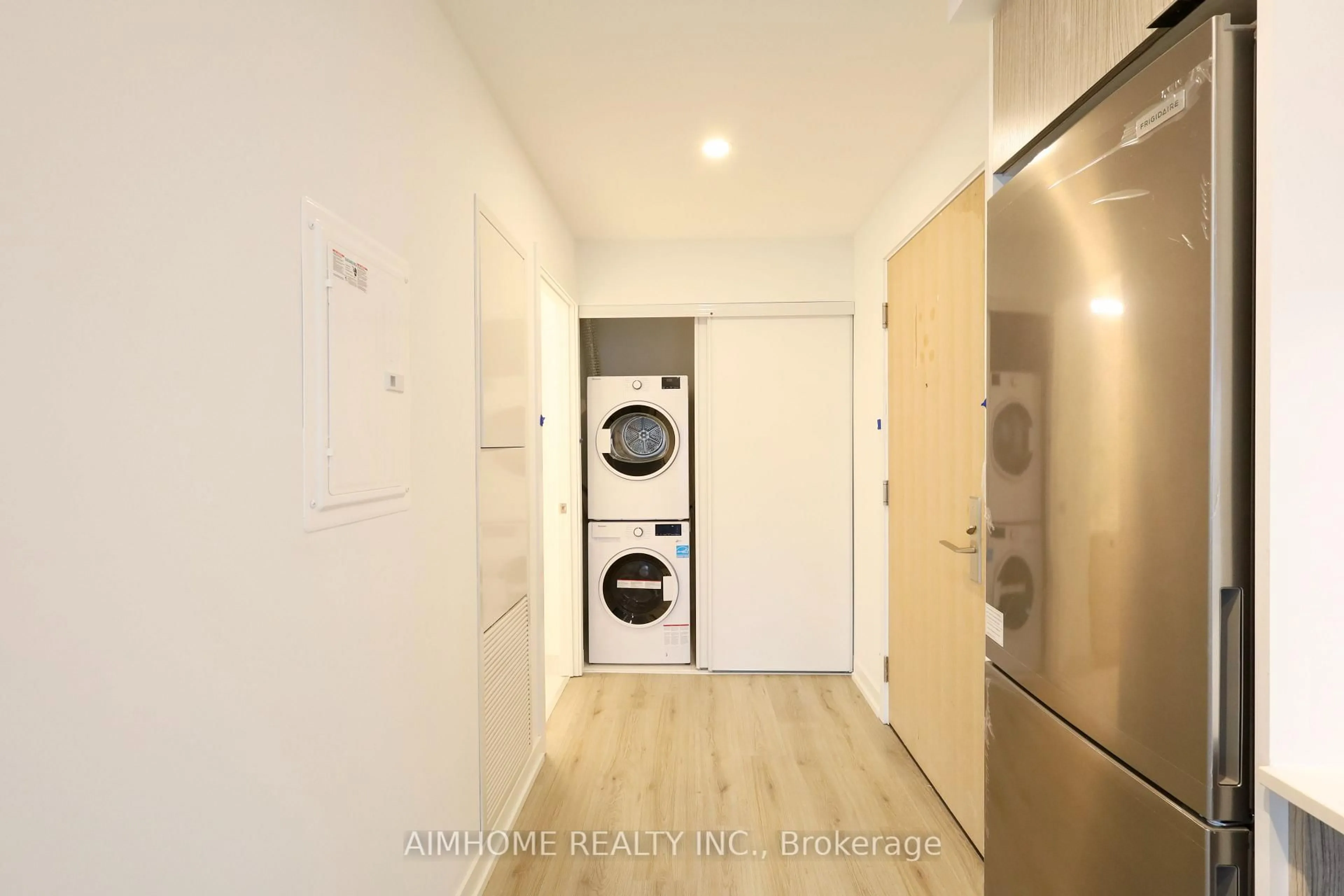 Unknown for 395 Bloor St #5011, Toronto Ontario M4W 0B4