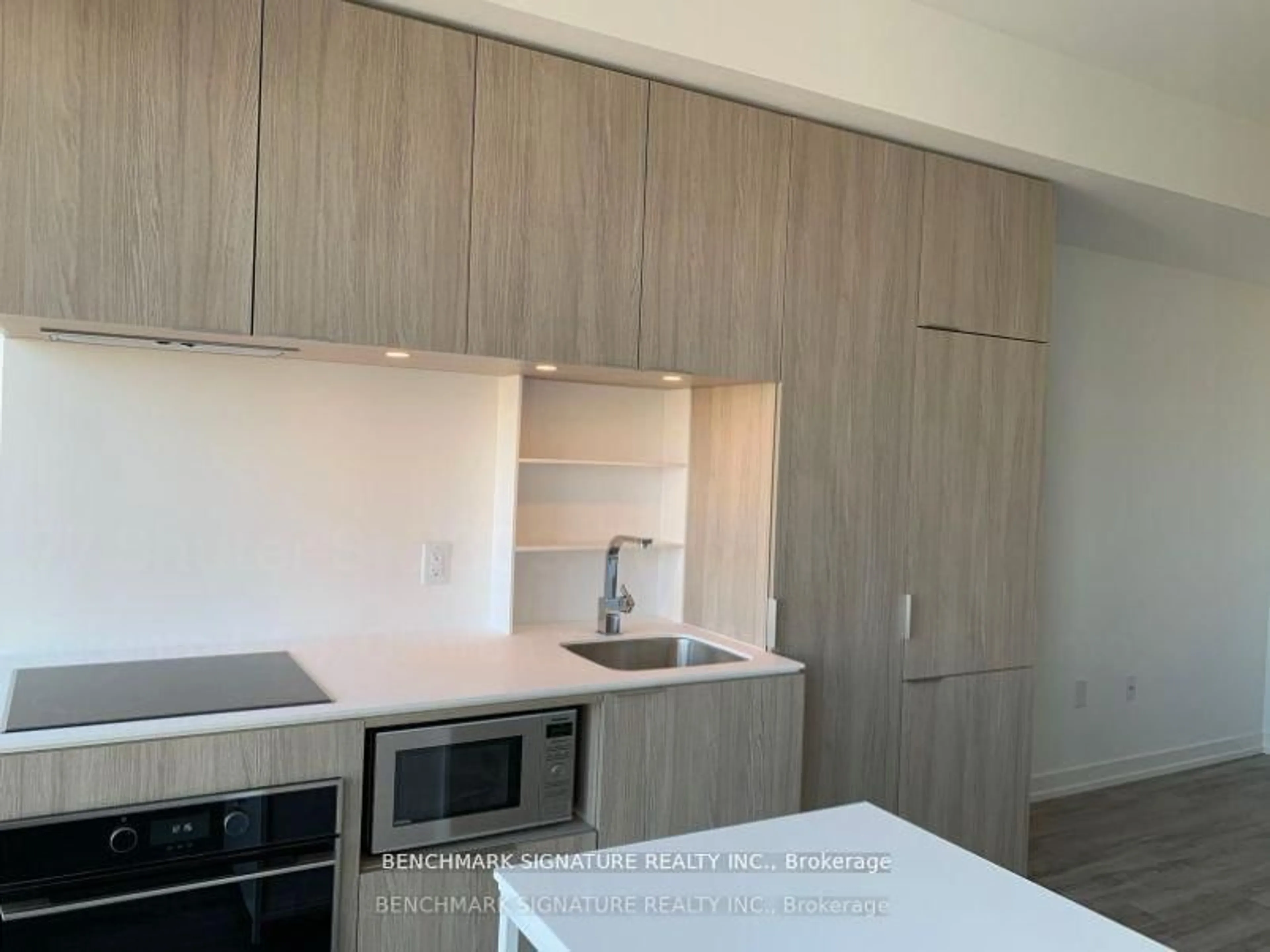 Standard kitchen, wood/laminate floor for 77 Shuter St #2309, Toronto Ontario M5B 0B8
