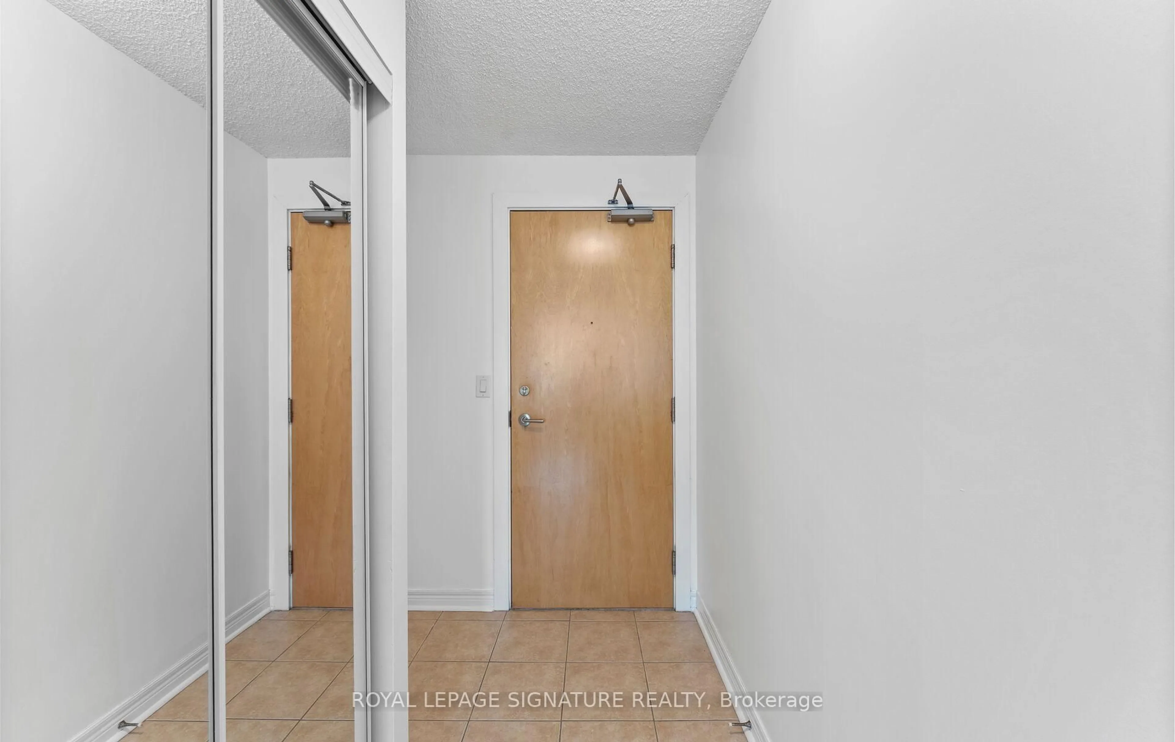 Unknown for 212 Eglinton Ave #1411, Toronto Ontario M4P 0A3