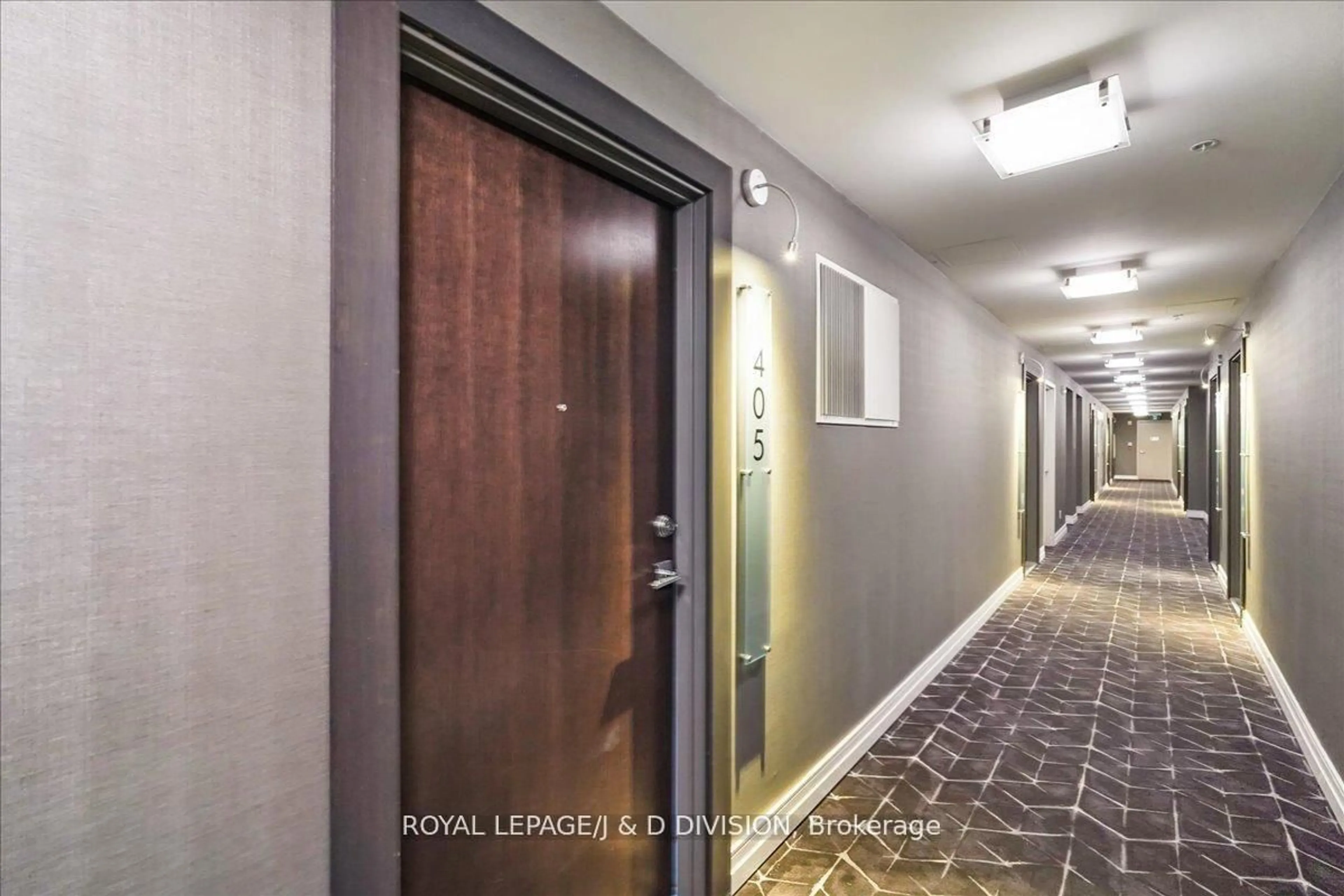 Indoor foyer for 90 Niagara St #405, Toronto Ontario M5V 0P9