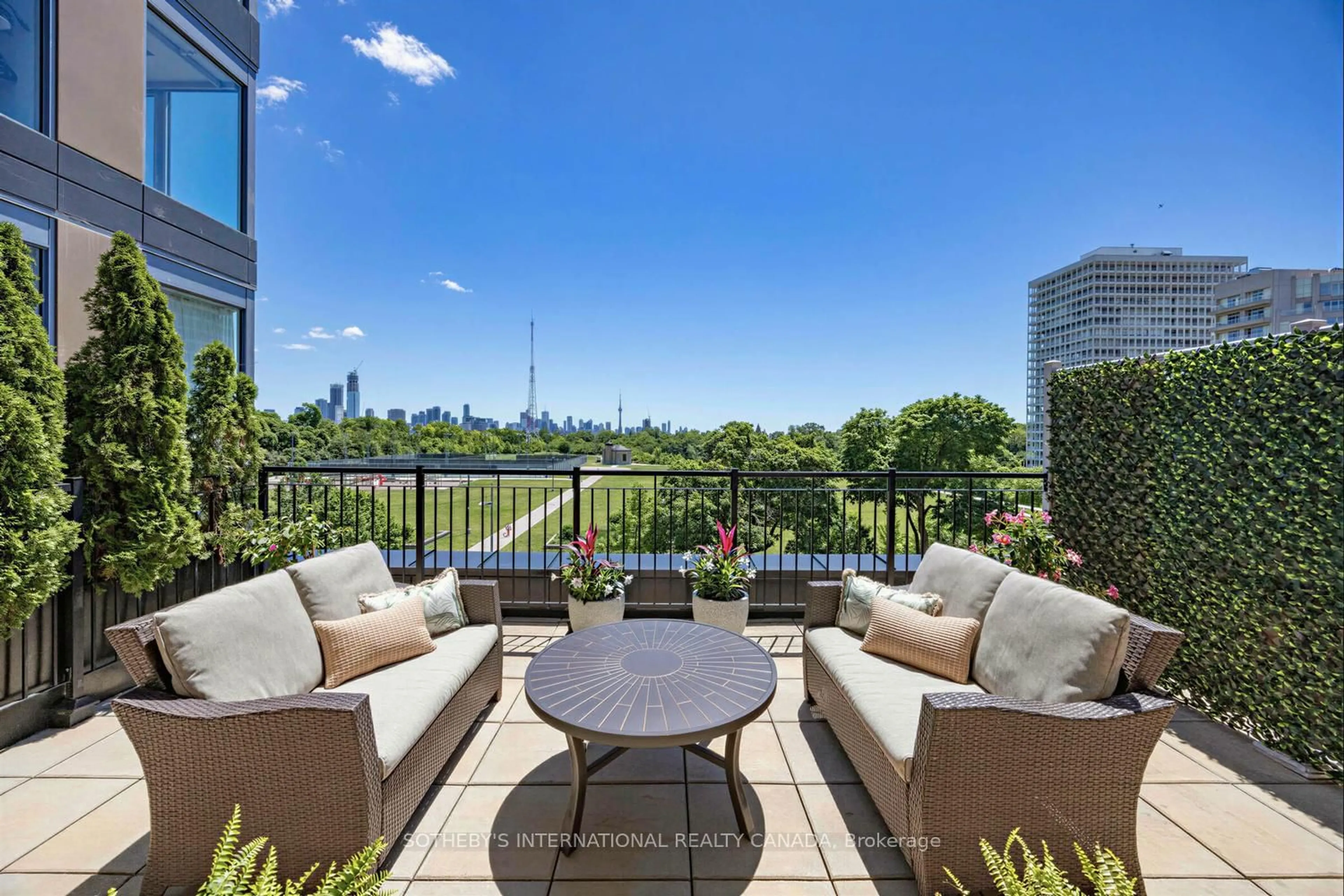 Patio, water/lake/river/ocean view for 288 St Clair Ave #TH2, Toronto Ontario M4V 1S3