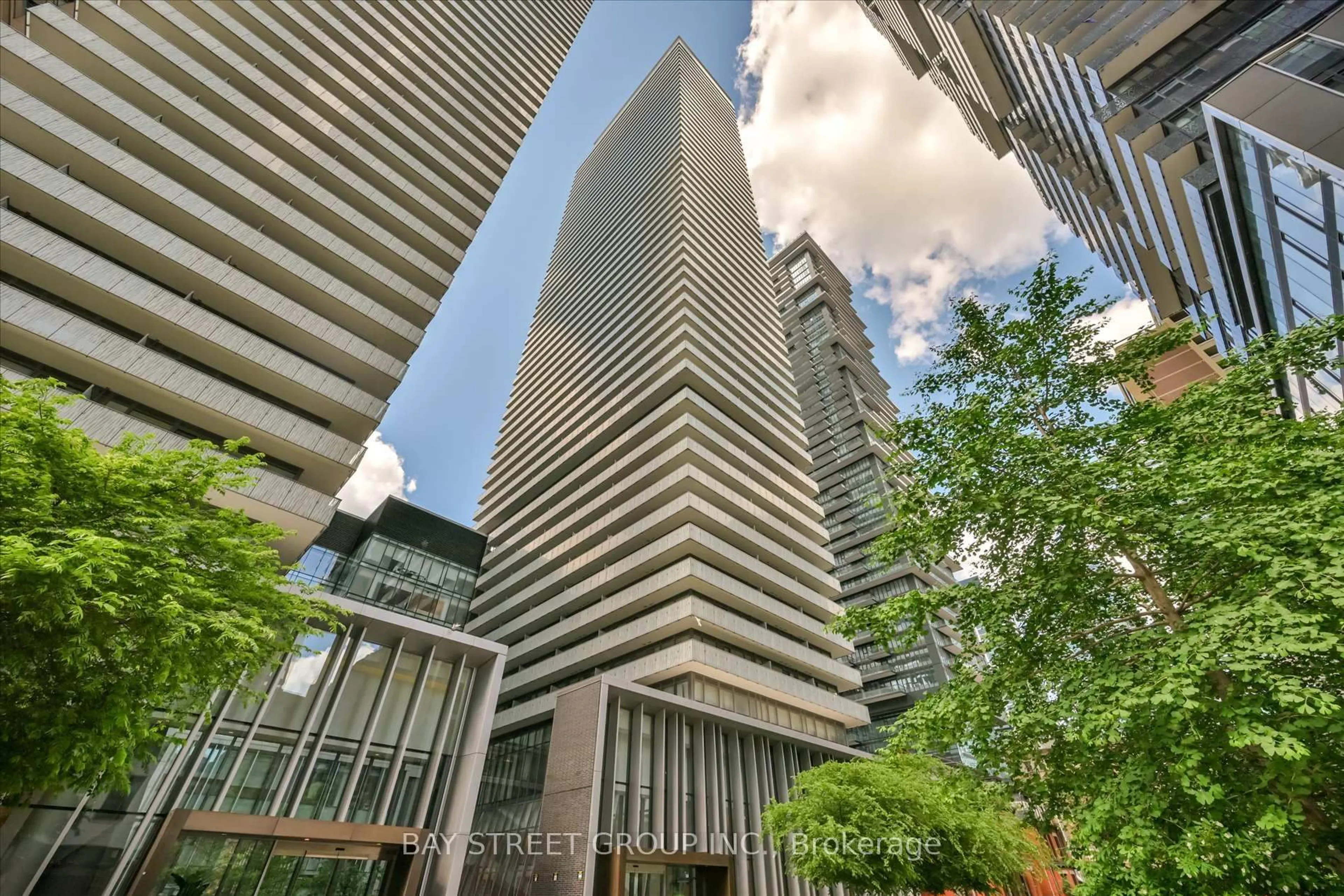 Indoor foyer for 50 Charles St #LPH4706, Toronto Ontario M4Y 0C3