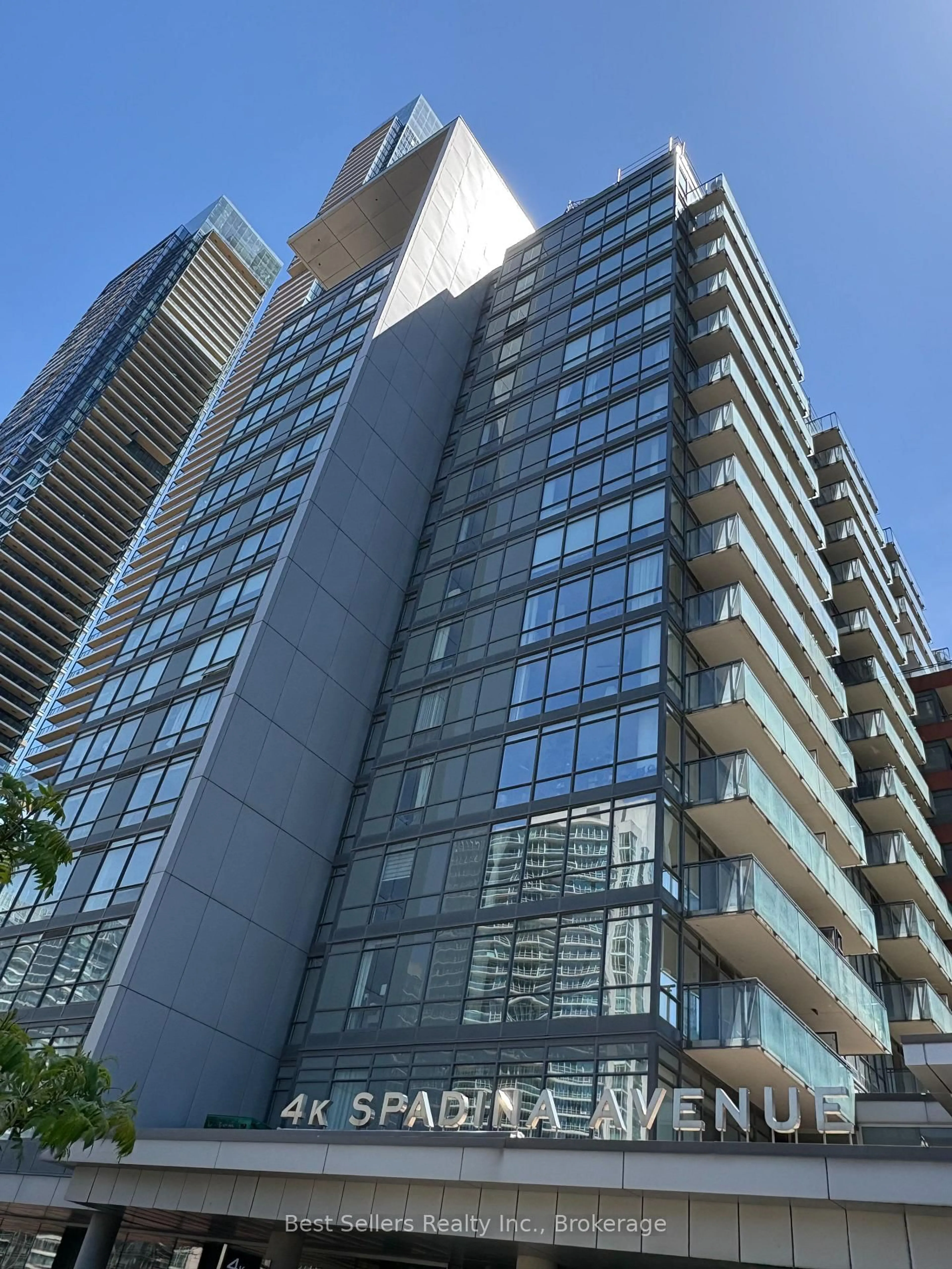 Unknown for 4000 Spadina Ave #1001, Toronto Ontario M5V 3Y9