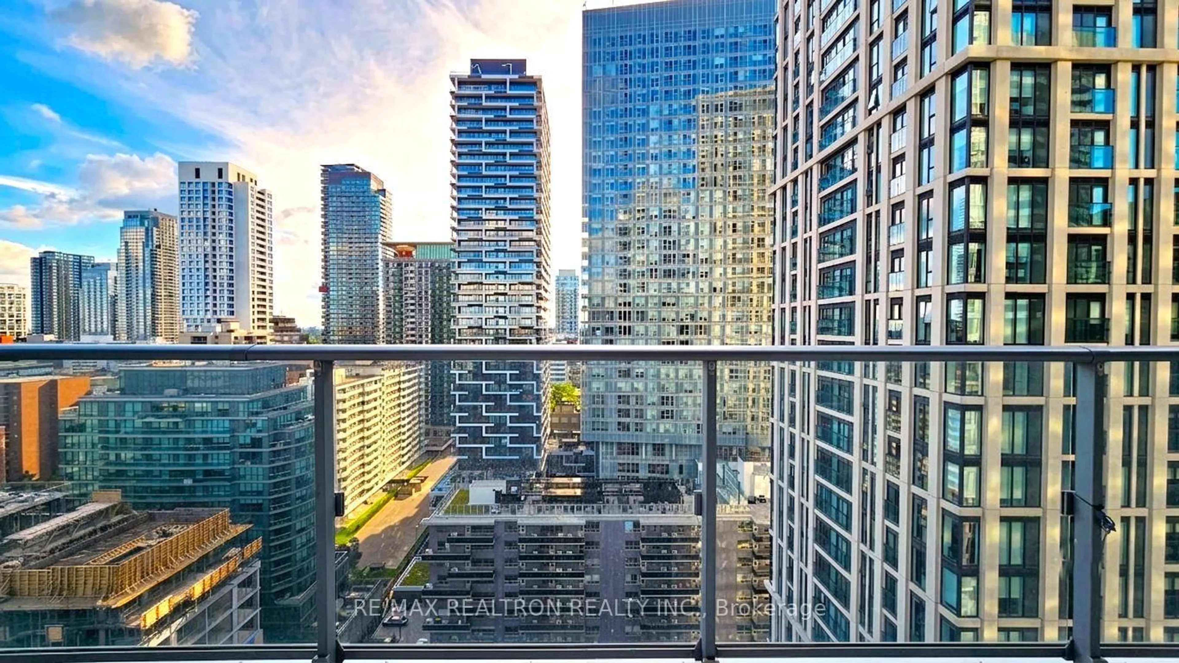 Unknown for 195 Redpath Ave #2111, Toronto Ontario M4P 0E4