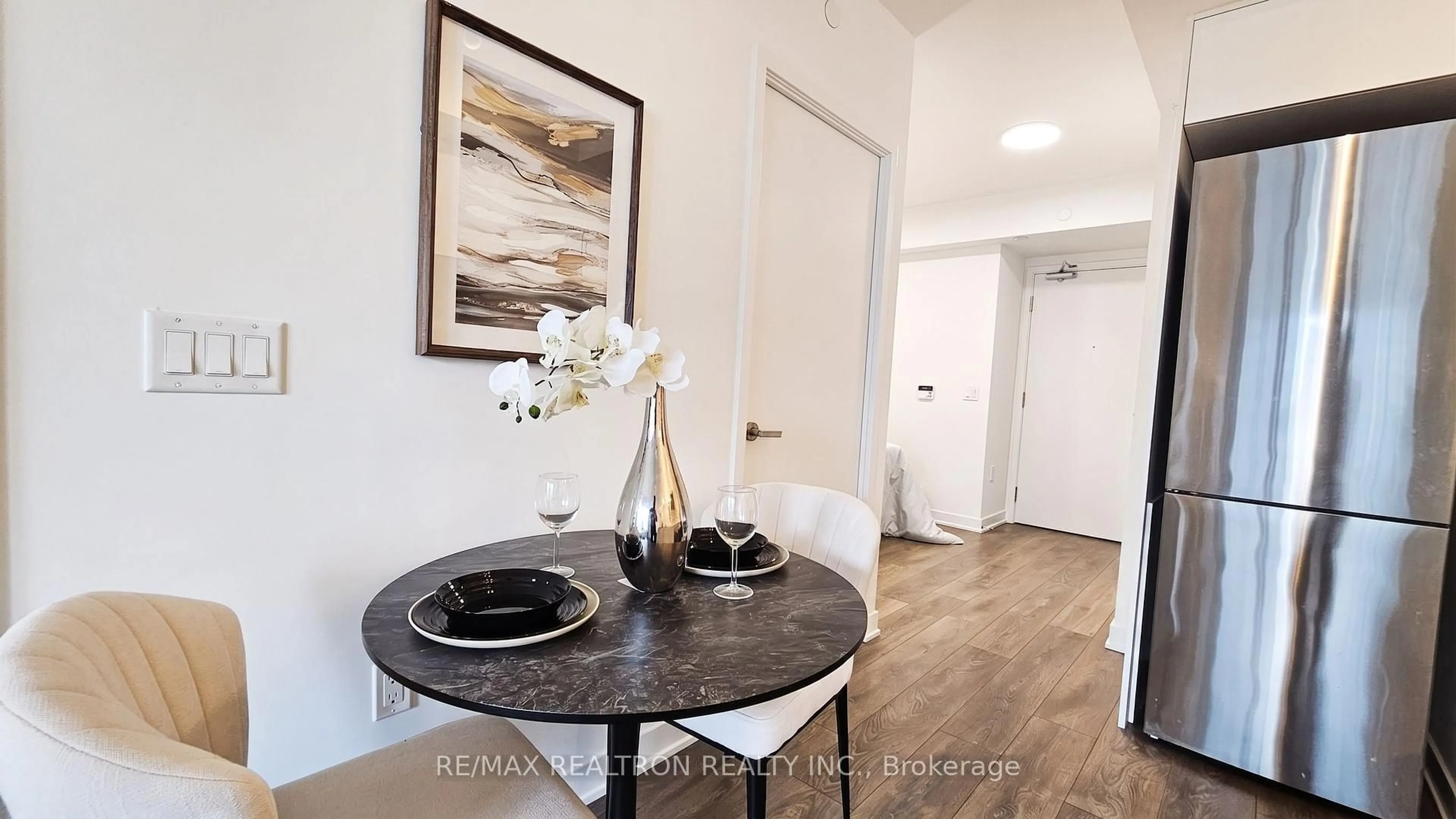 Unknown for 195 Redpath Ave #2111, Toronto Ontario M4P 0E4