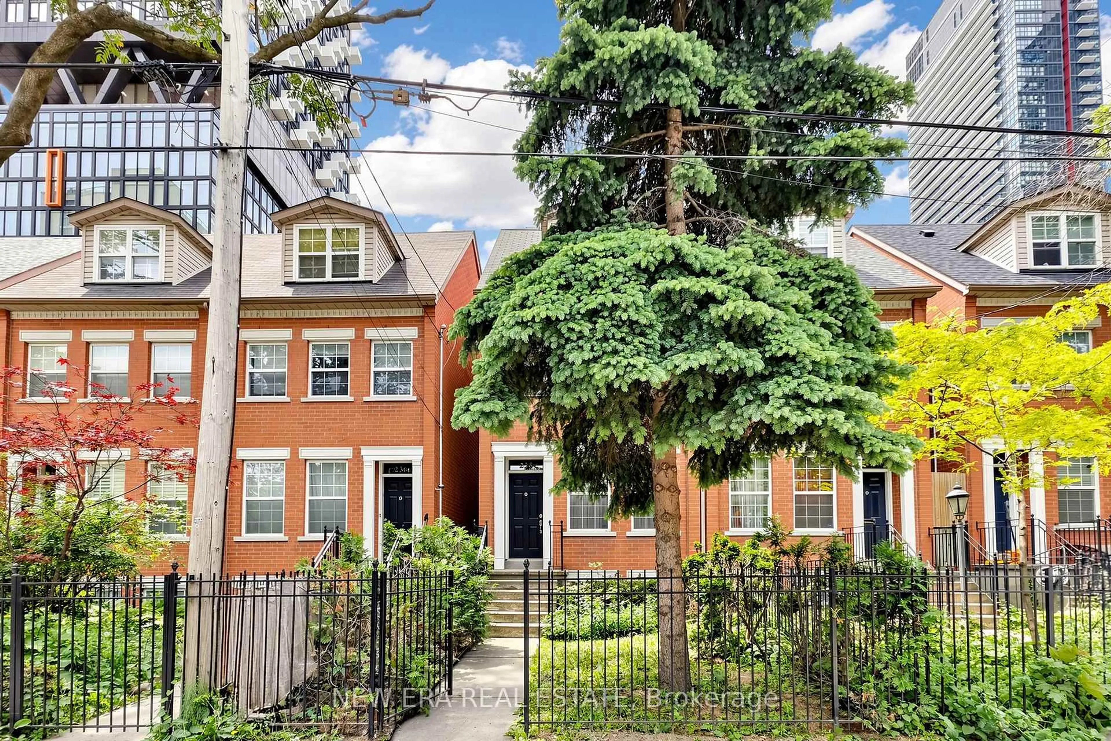 Home with brick exterior material, street for 238 George St, Toronto Ontario M5A 2N1