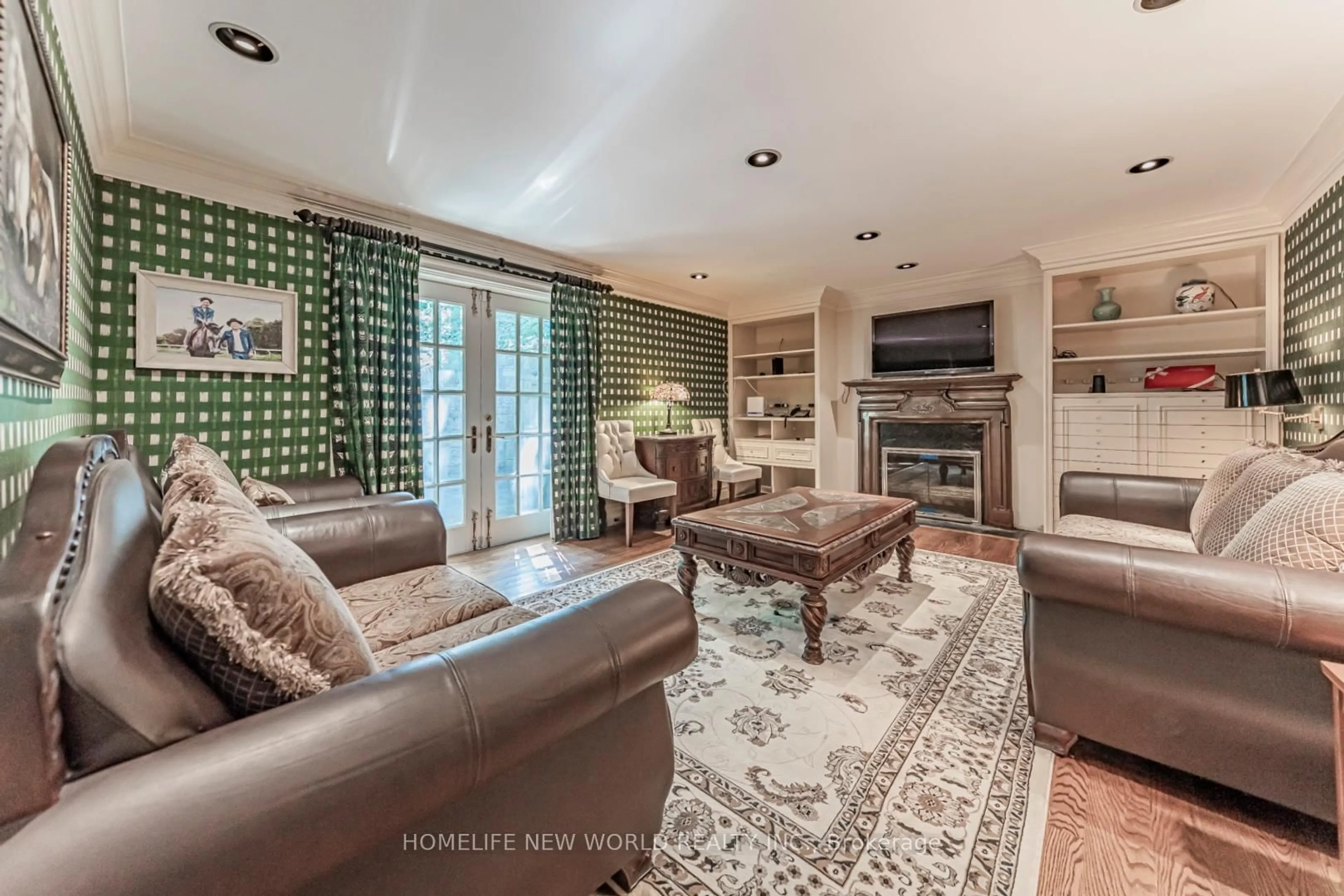Living room with furniture, unknown for 1 Campbell Cres, Toronto Ontario M2P 1P1