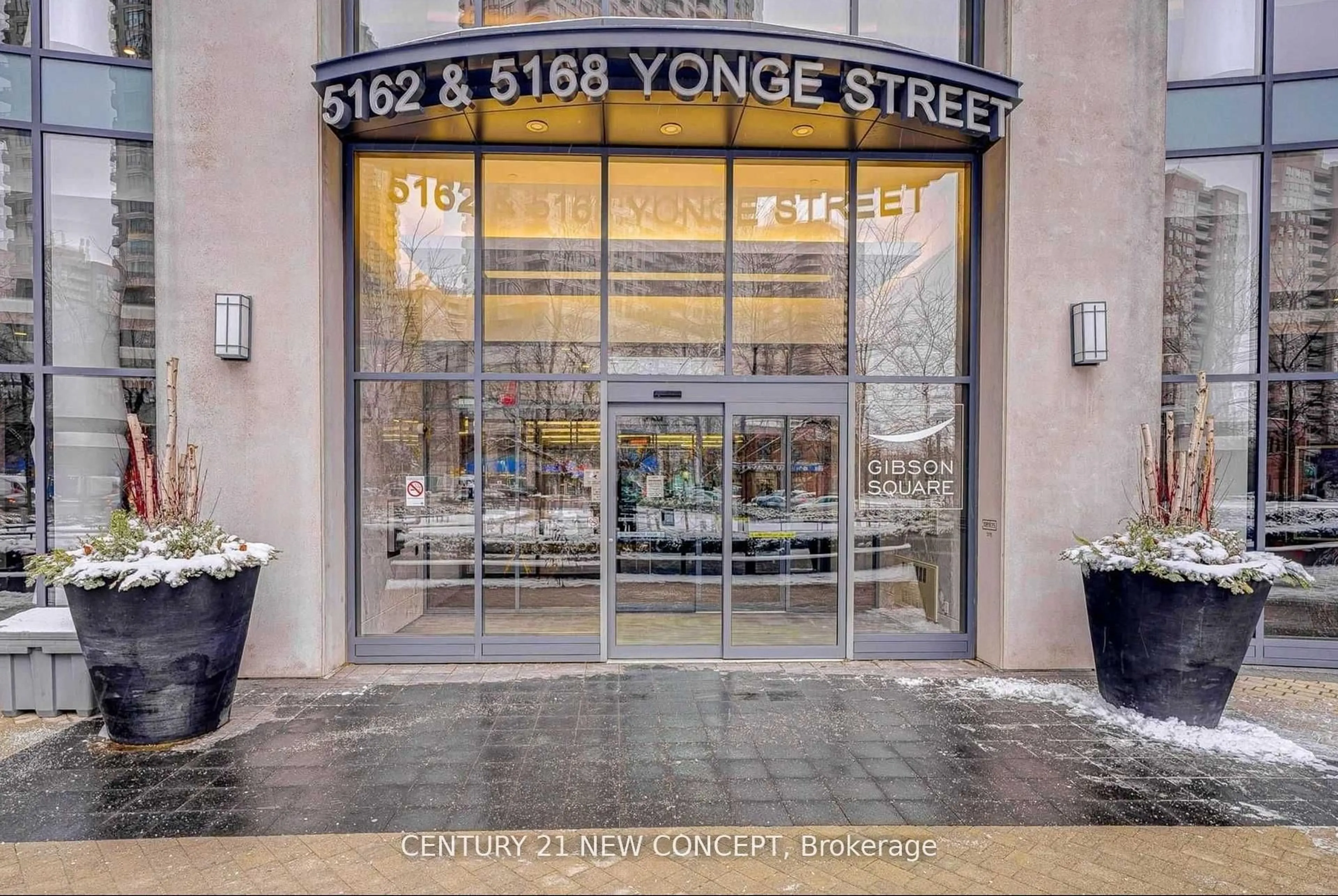 Indoor foyer for 5168 Yonge St #Lph603, Toronto Ontario M2N 0G1