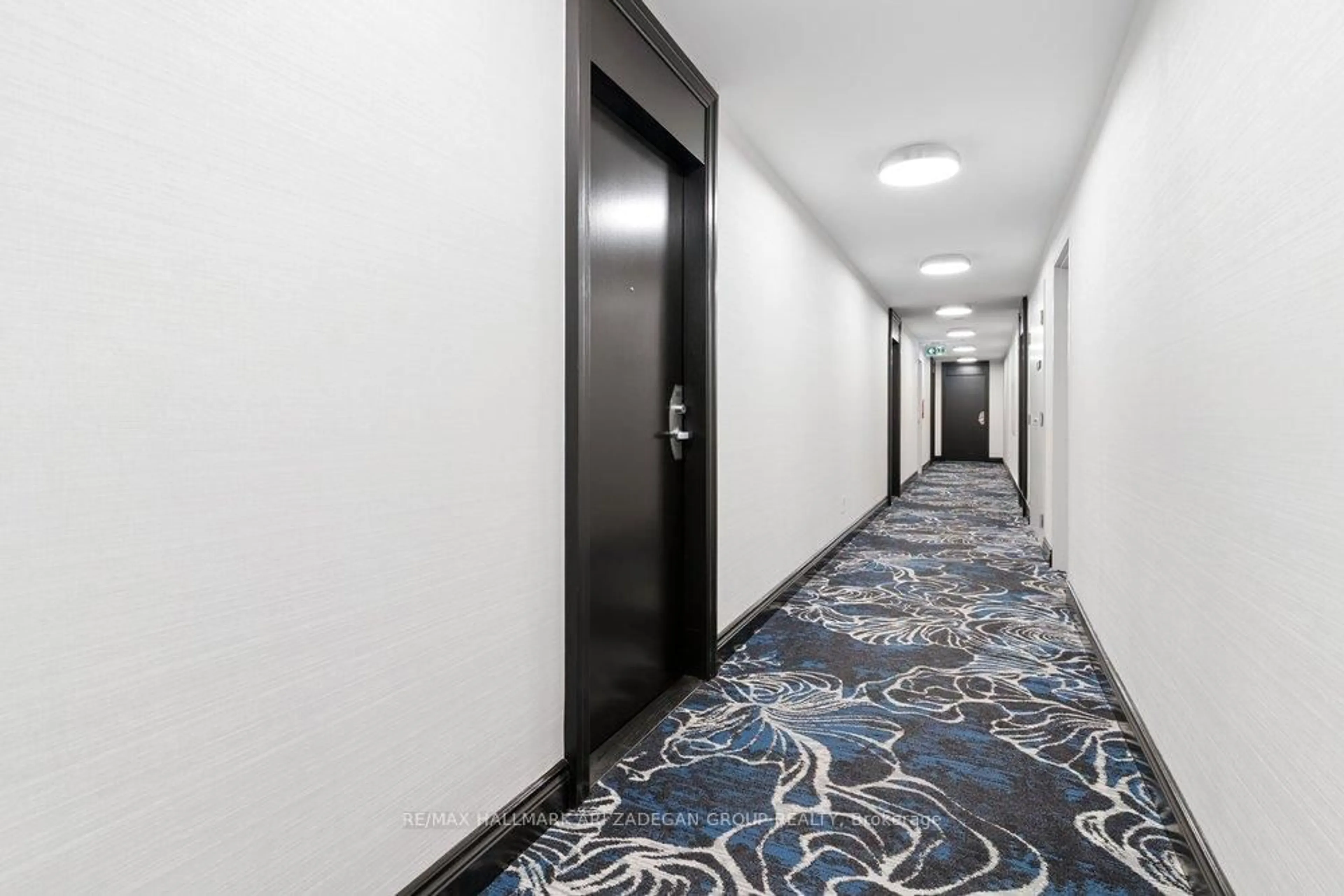 Indoor foyer for 19 Grand Trunk Cres #3108, Toronto Ontario M5J 3A3