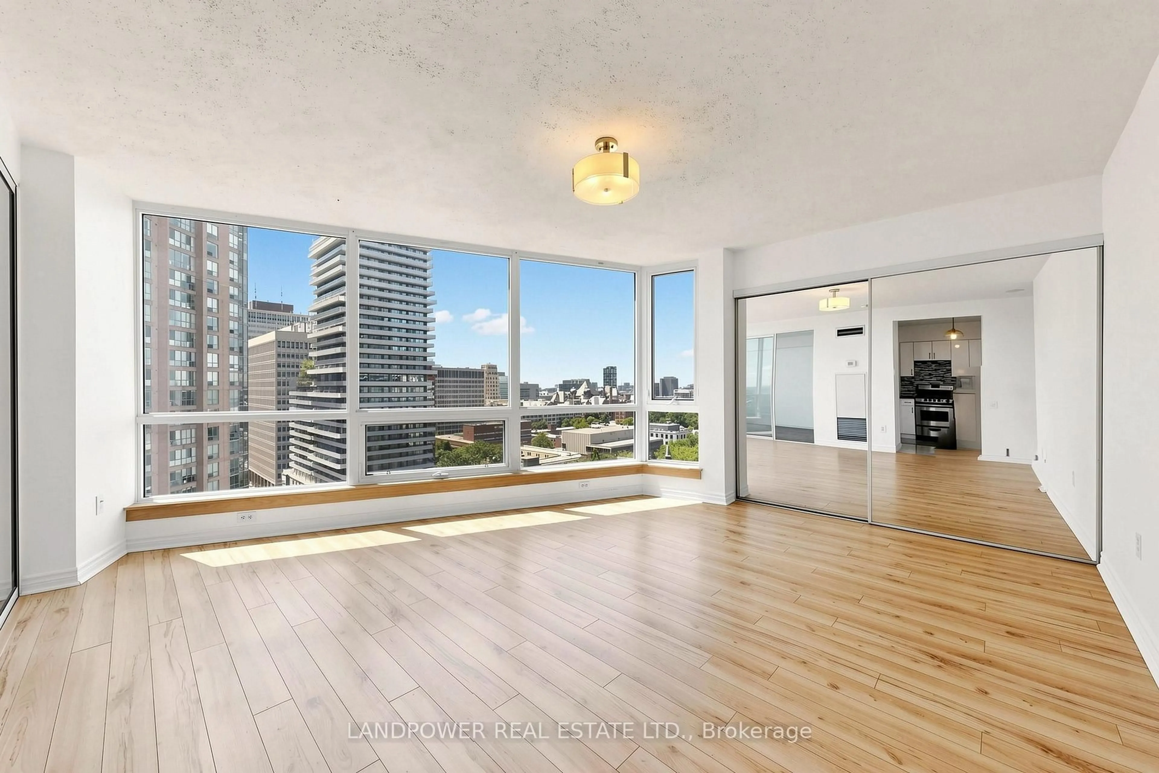 A pic of a room for 1055 Bay St #1710, Toronto Ontario M5S 3A3
