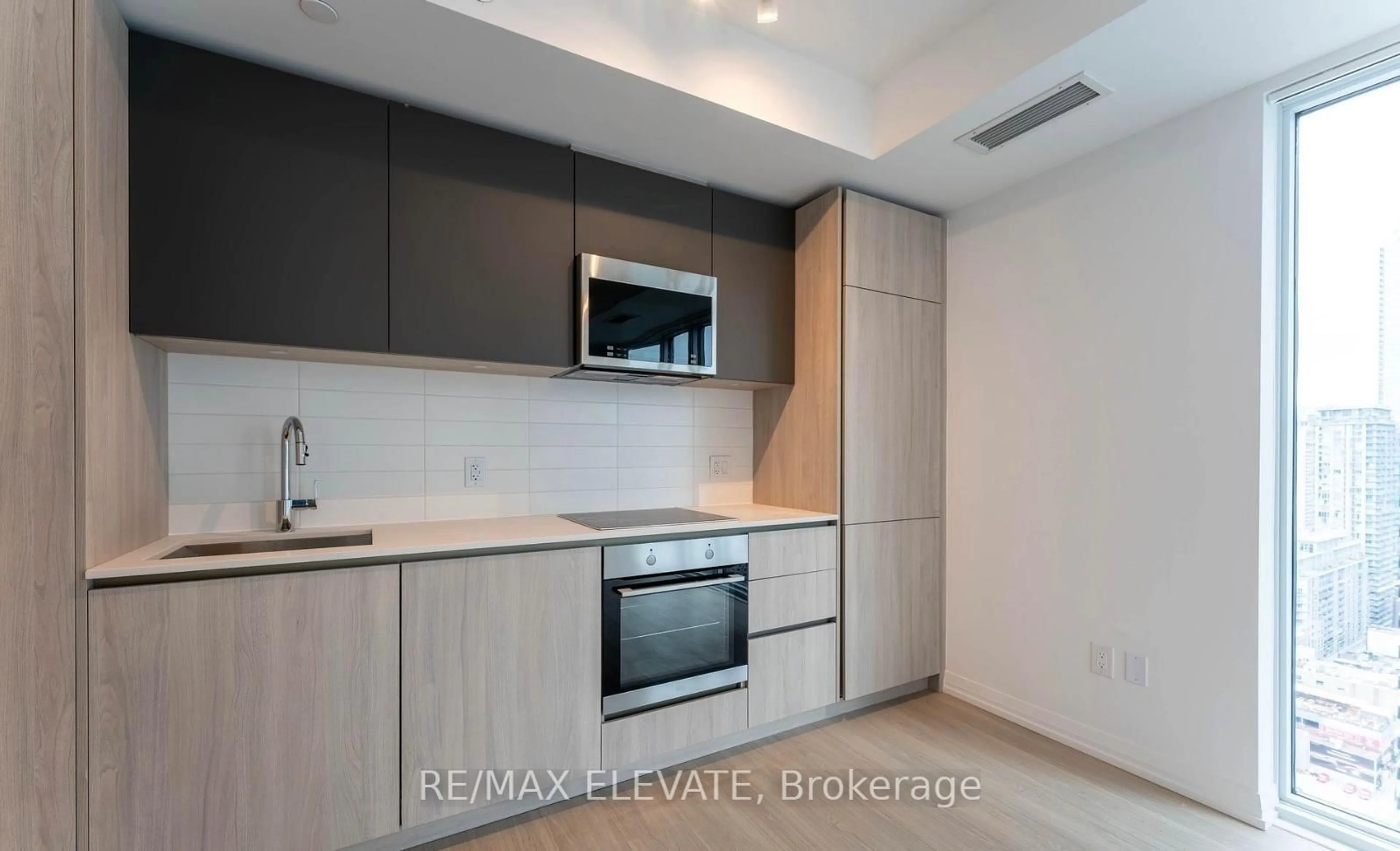 Standard kitchen, unknown for 28 Widmer St #3029, Toronto Ontario M5V 0T2