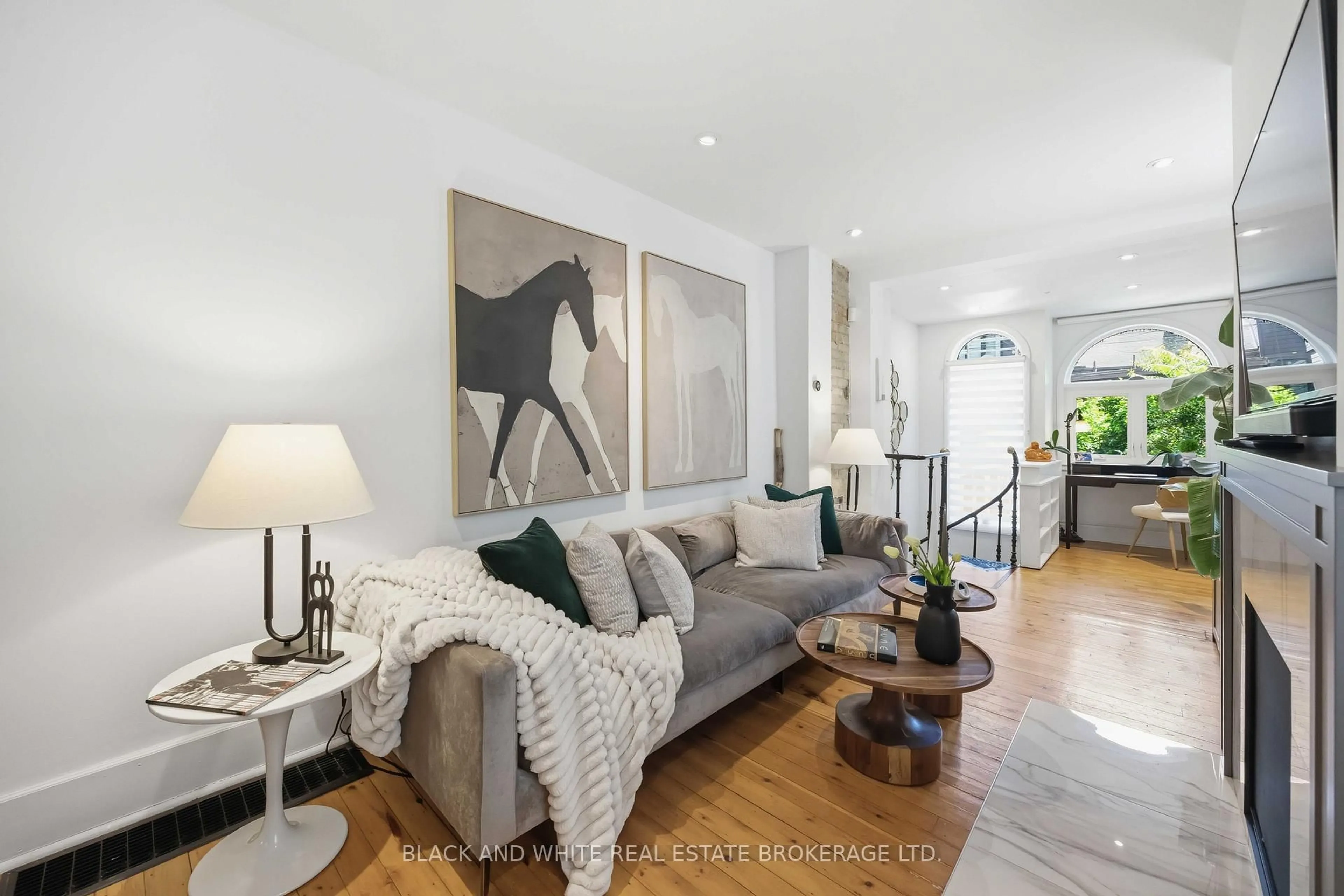 Living room with furniture, unknown for 45 Geneva Ave, Toronto Ontario M5A 2J9