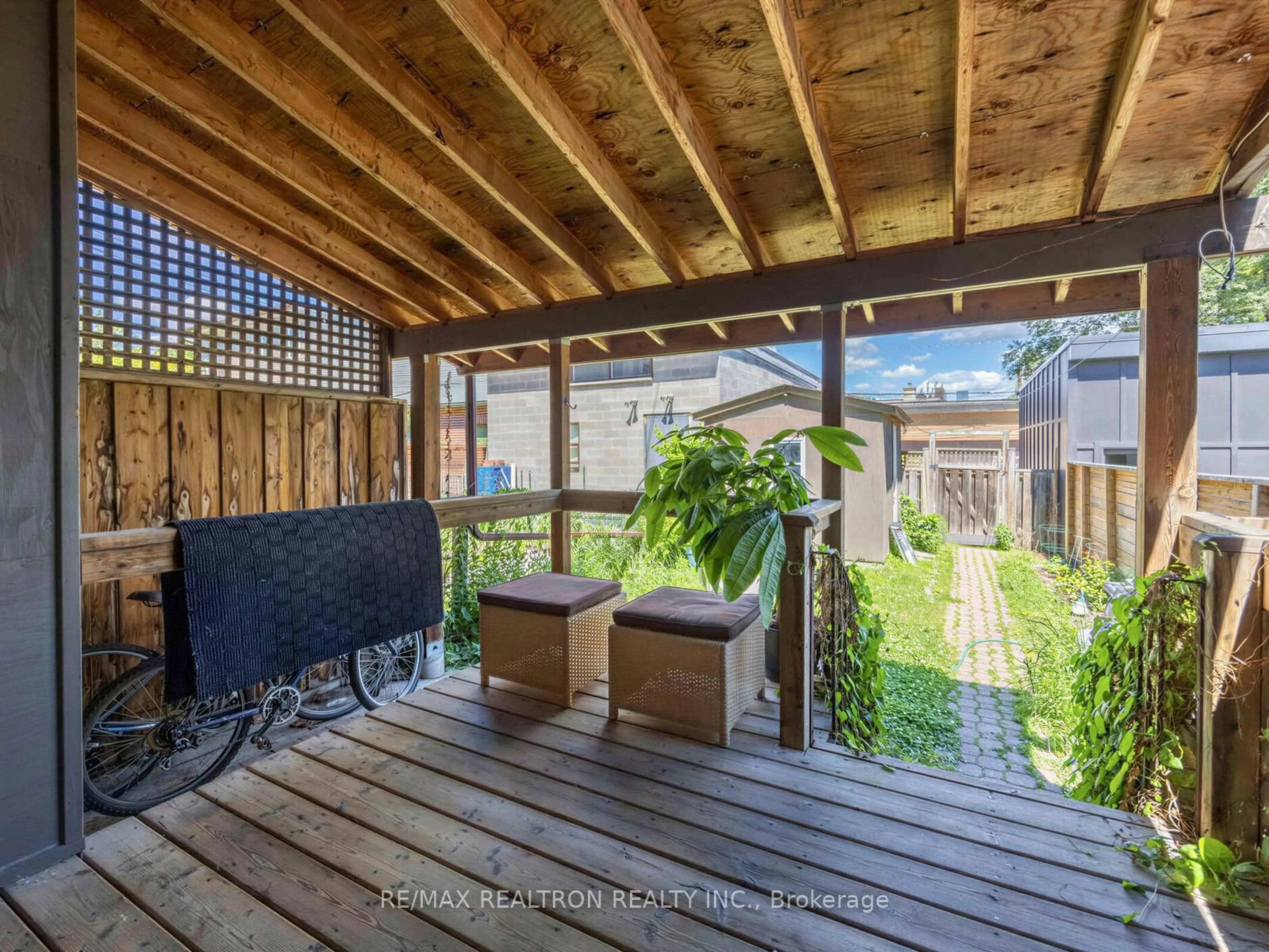 Patio, unknown for 425 Clinton St, Toronto Ontario M6G 2Z1