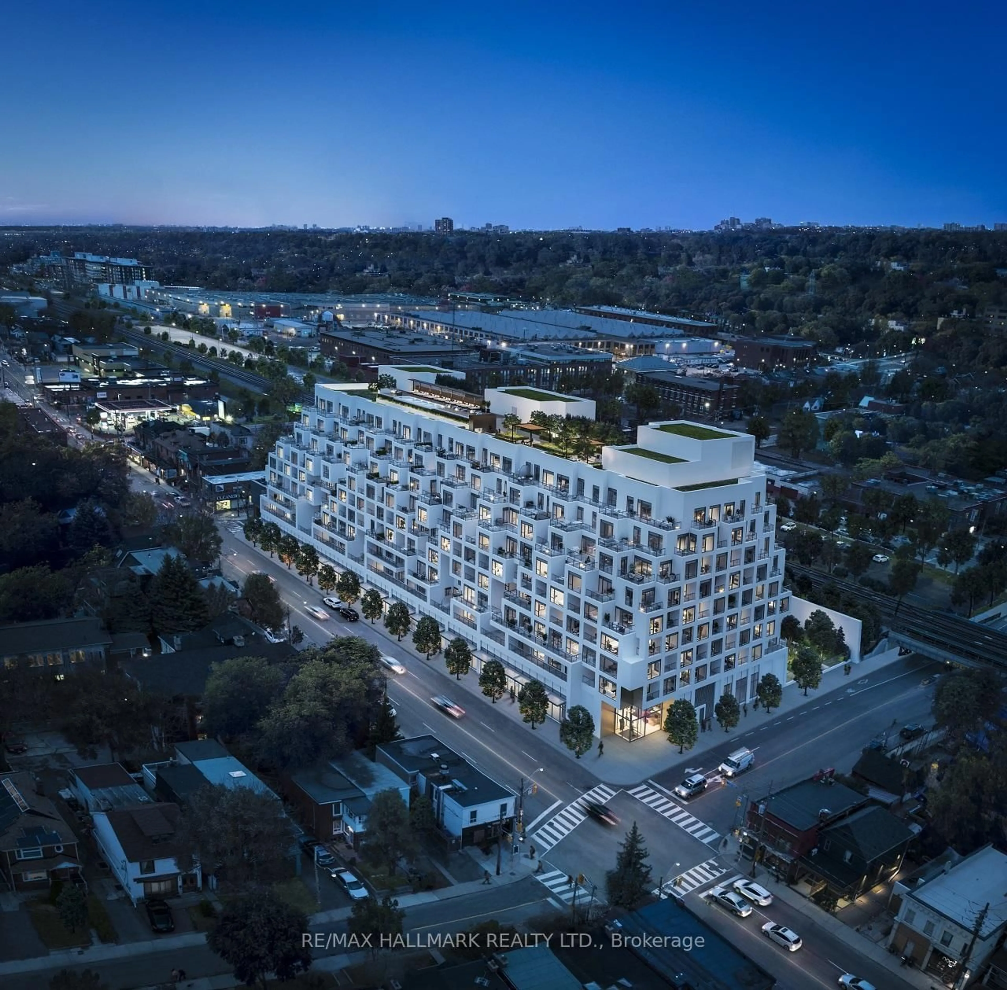 A pic from outside/outdoor area/front of a property/back of a property/a pic from drone, building for 280 Howland Ave #622, Toronto Ontario M5R 0C3