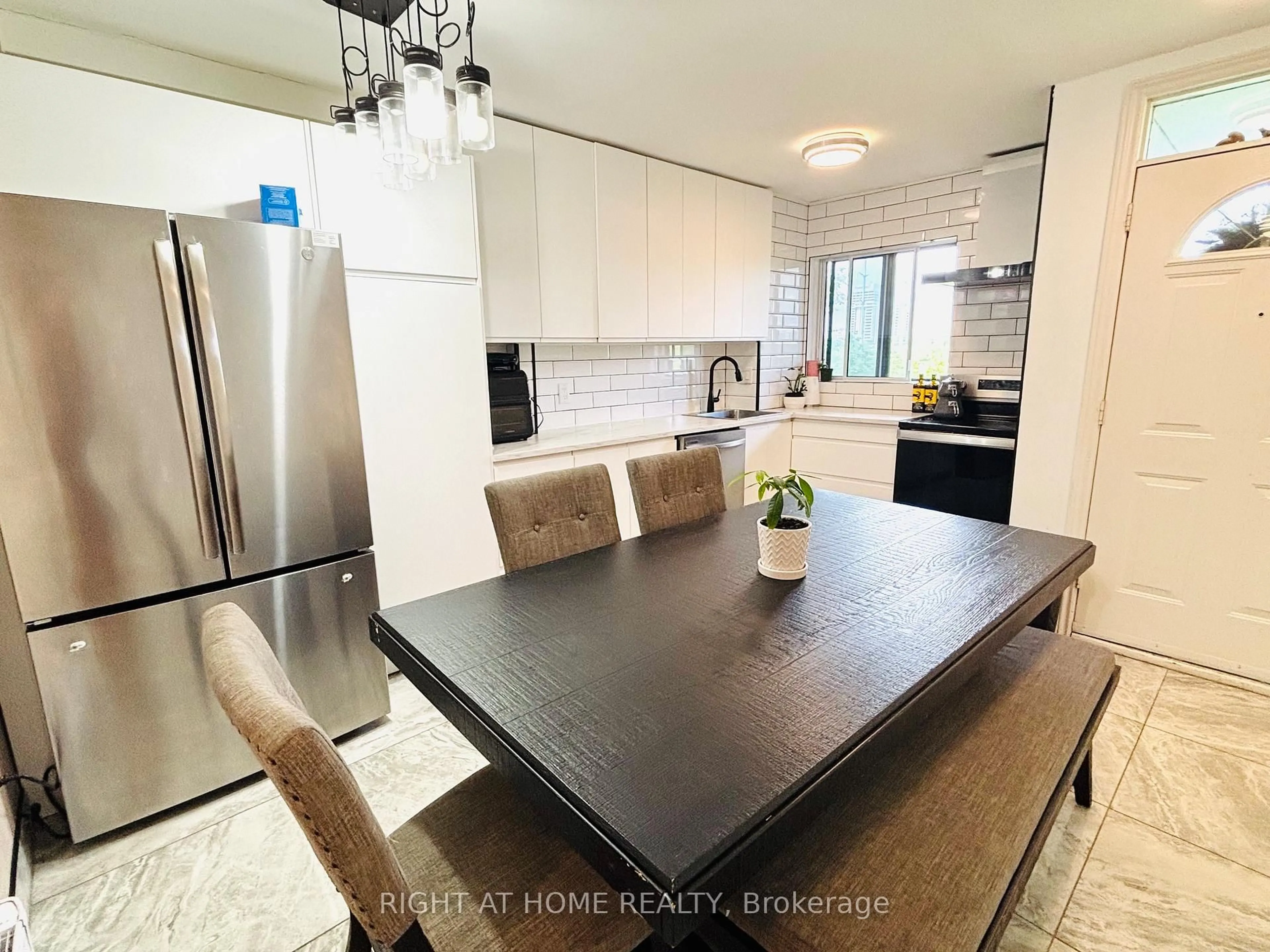 Open concept kitchen, unknown for 95 Leeward Glwy #315, Toronto Ontario M3C 2Z6