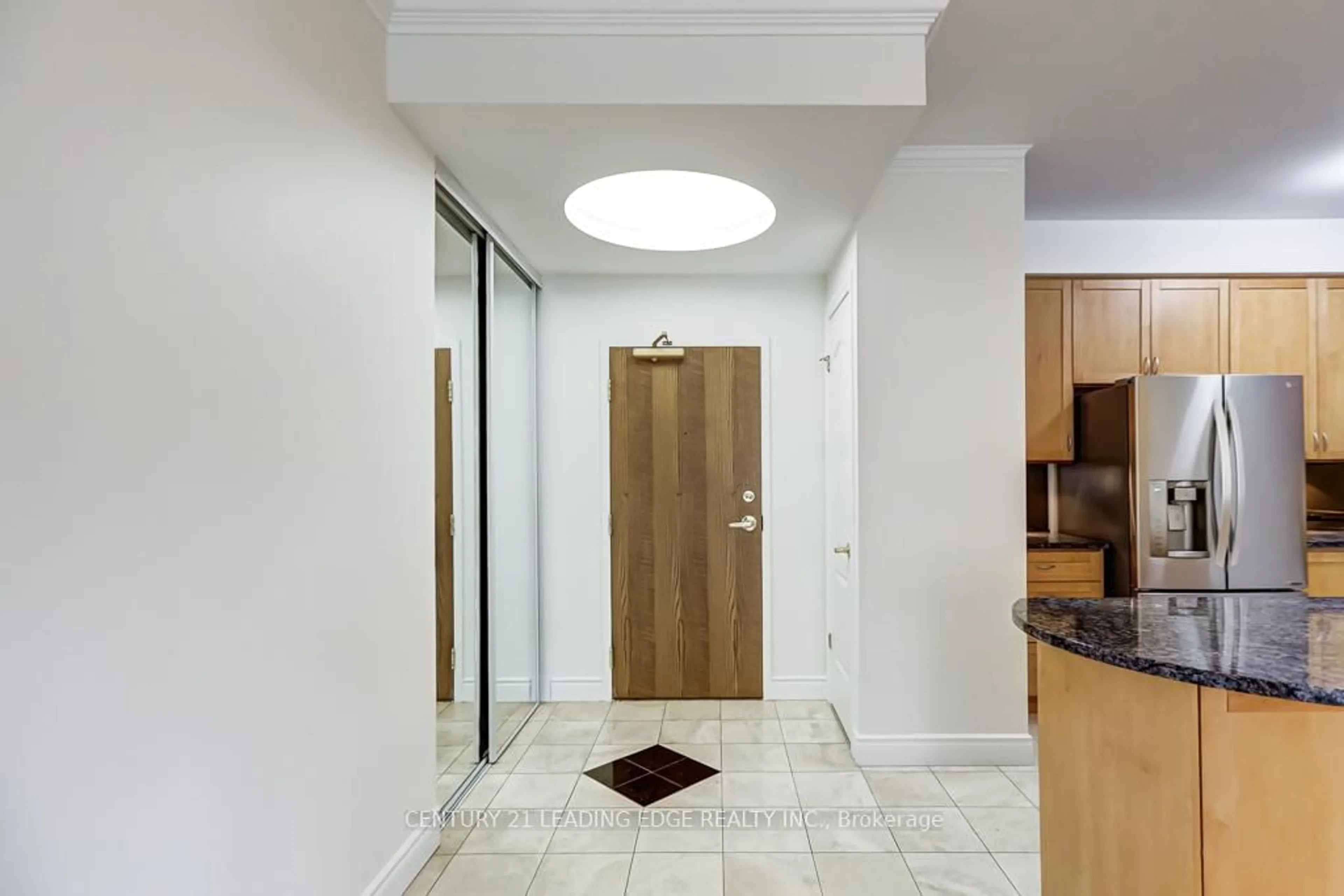 Indoor entryway for 11 William Carson Cres #308, Toronto Ontario M2P 2G1