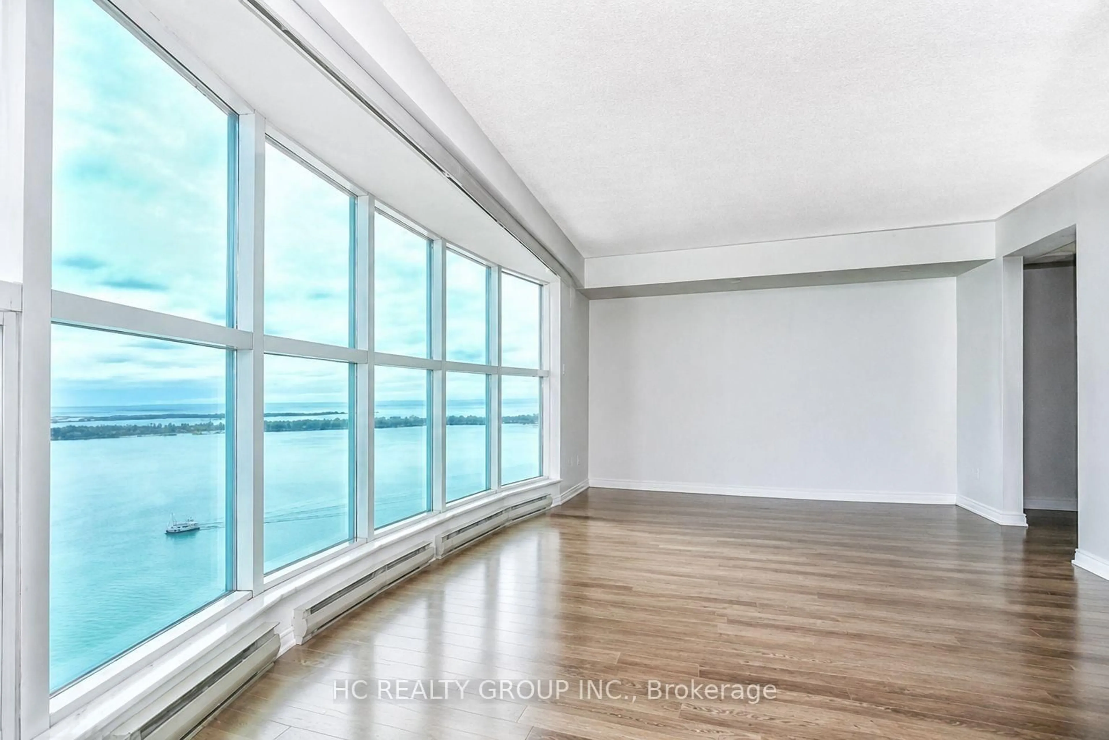 A pic of a room for 99 Harbour Sq #3902, Toronto Ontario M5J 2H2