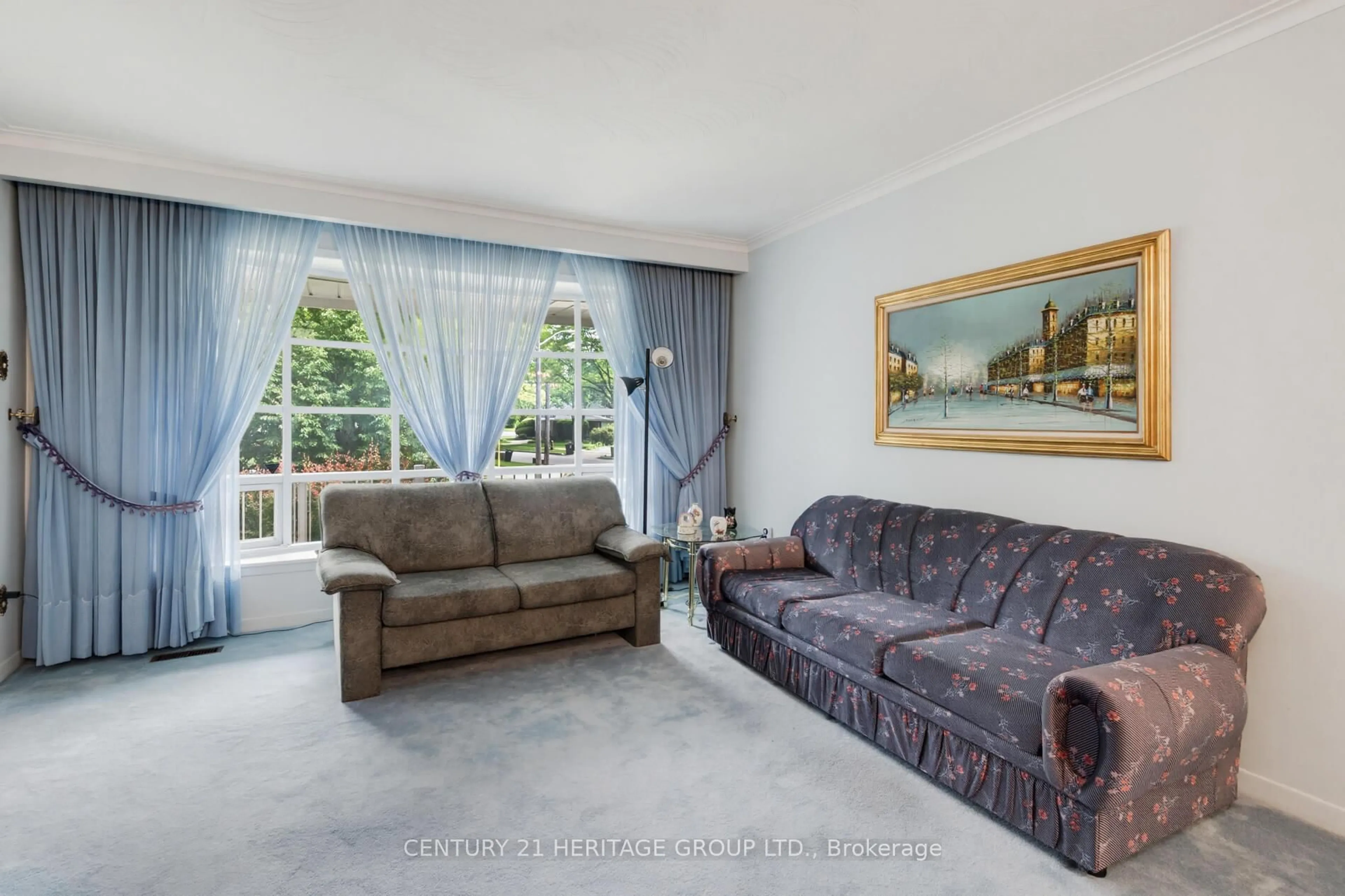 Living room with furniture, unknown for 29 Lockmere Terr, Toronto Ontario M2J 2J5