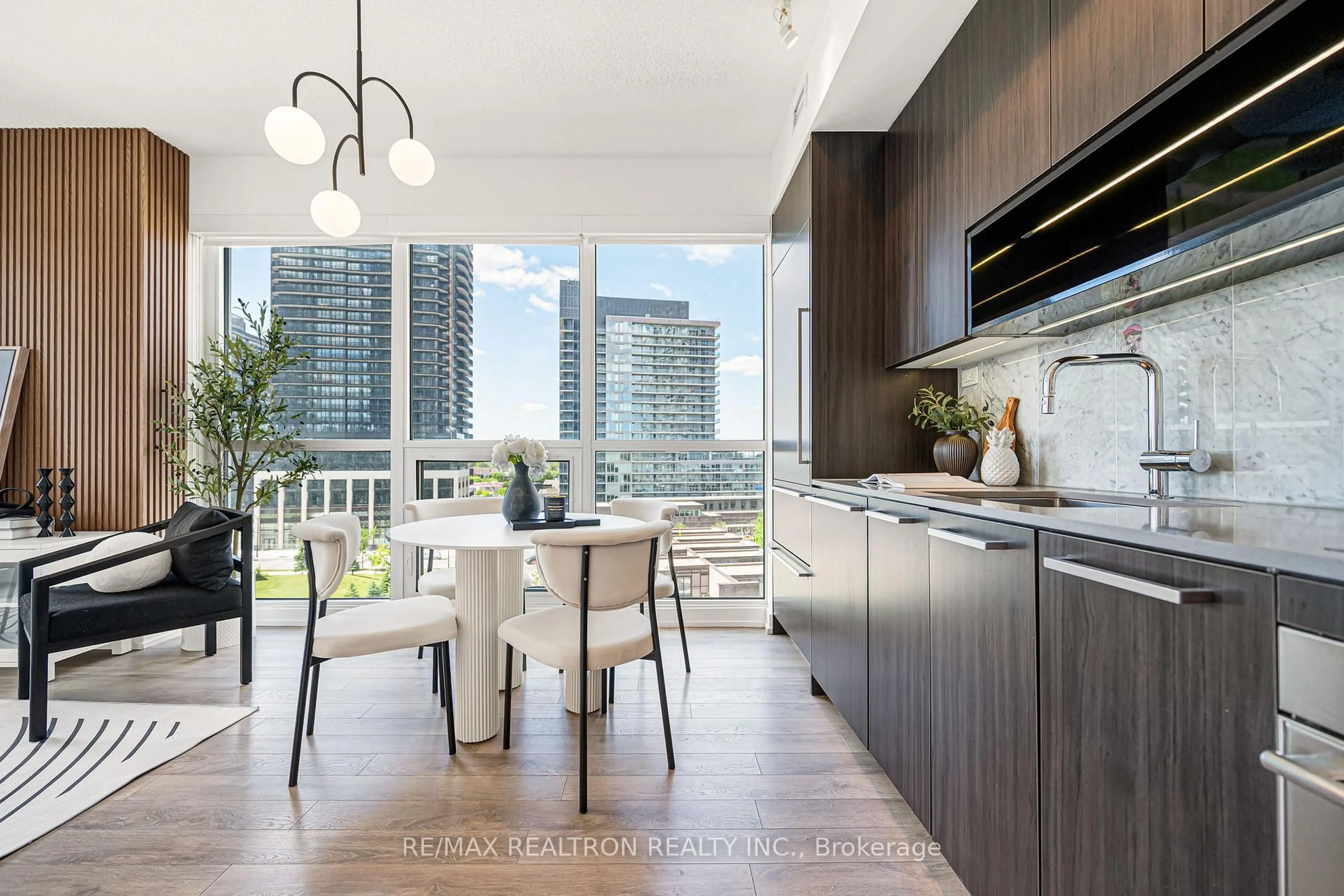 Open concept kitchen, wood/laminate floor for 115 MCMAHON Dr #703, Toronto Ontario M2K 0E3