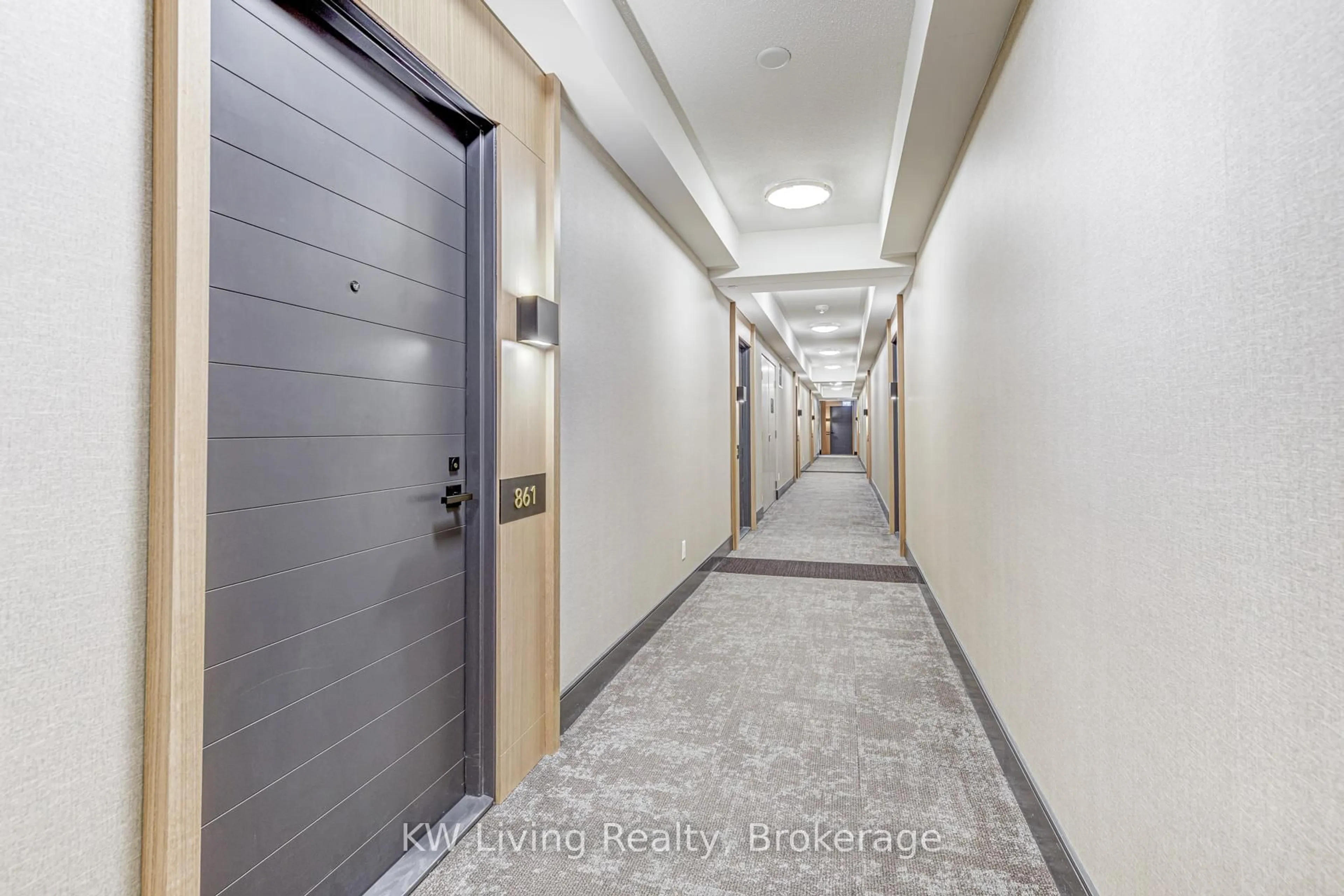 Indoor foyer for 25 Adra Grado Way #861, Toronto Ontario M2J 0H6