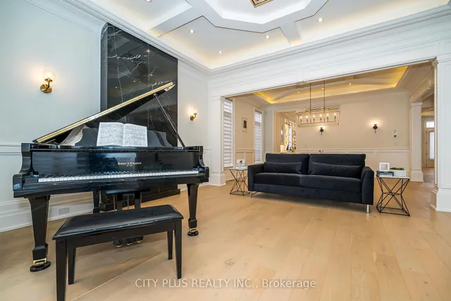169 Old Forest Hill Rd, Toronto 5