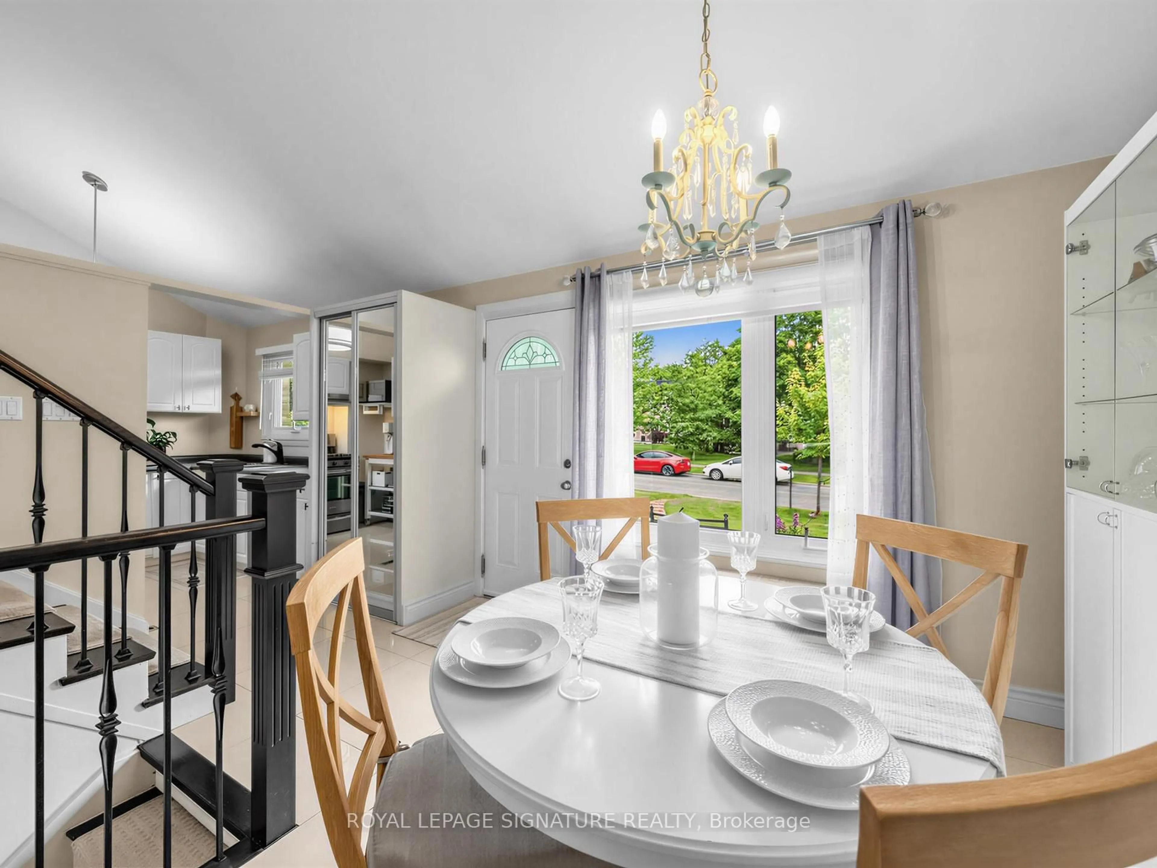 Dining room, unknown for 2 Southill Dr #2, Toronto Ontario M3C 2H7