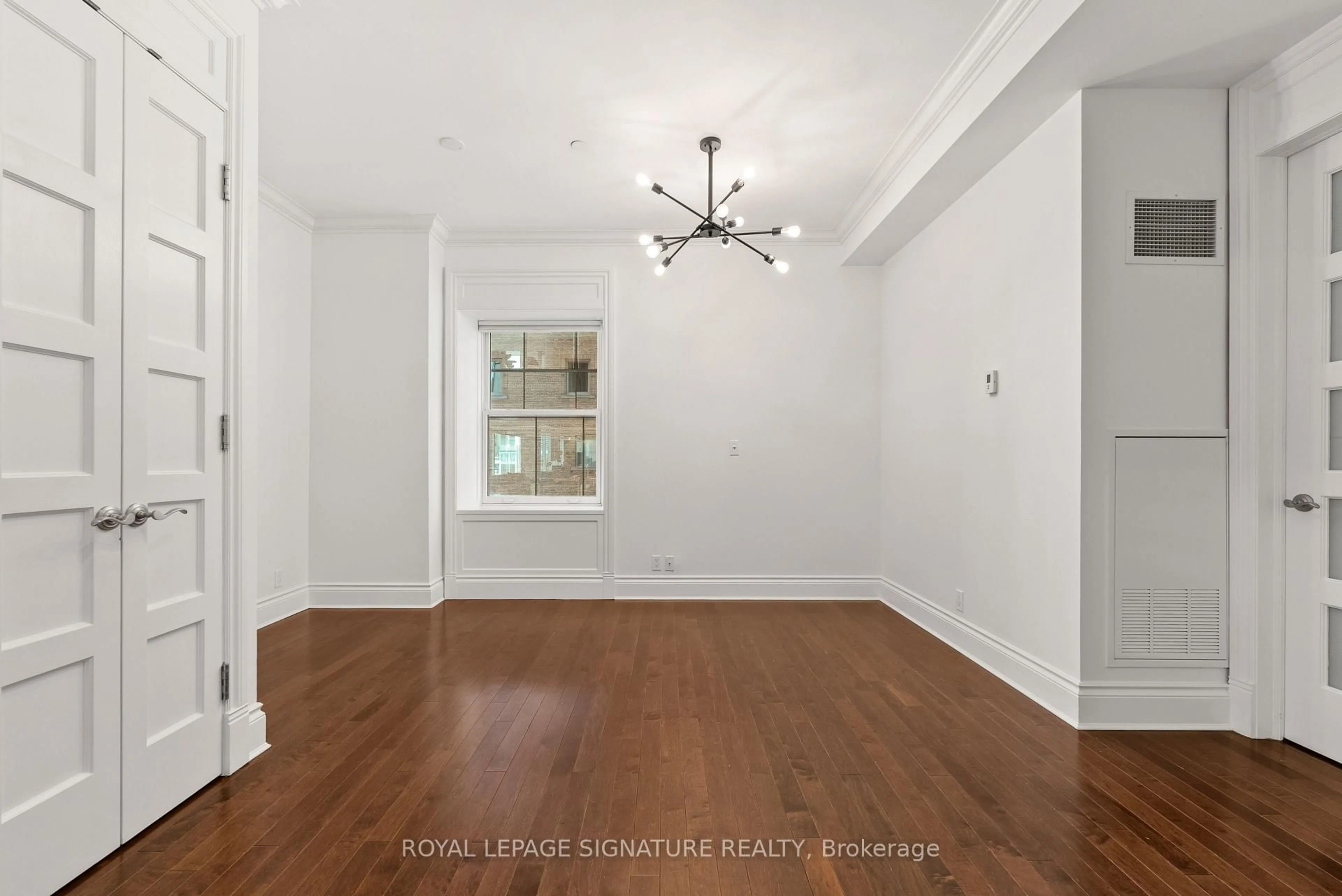 A pic of a room for 22 Leader Lane #542, Toronto Ontario M5E 0B2