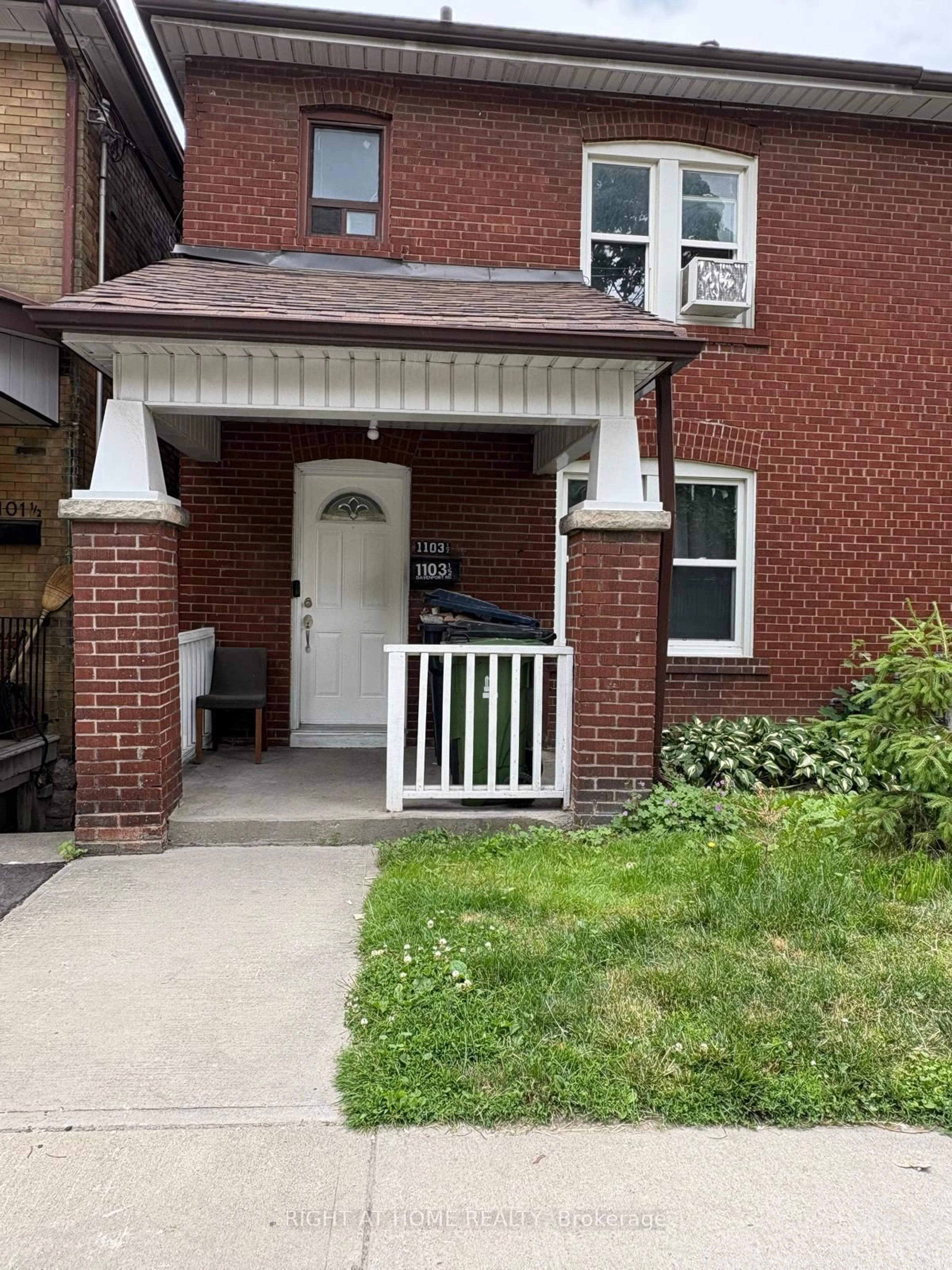 Home with brick exterior material, street for 1103 1/2 Davenport Rd, Toronto Ontario M6G 2C3