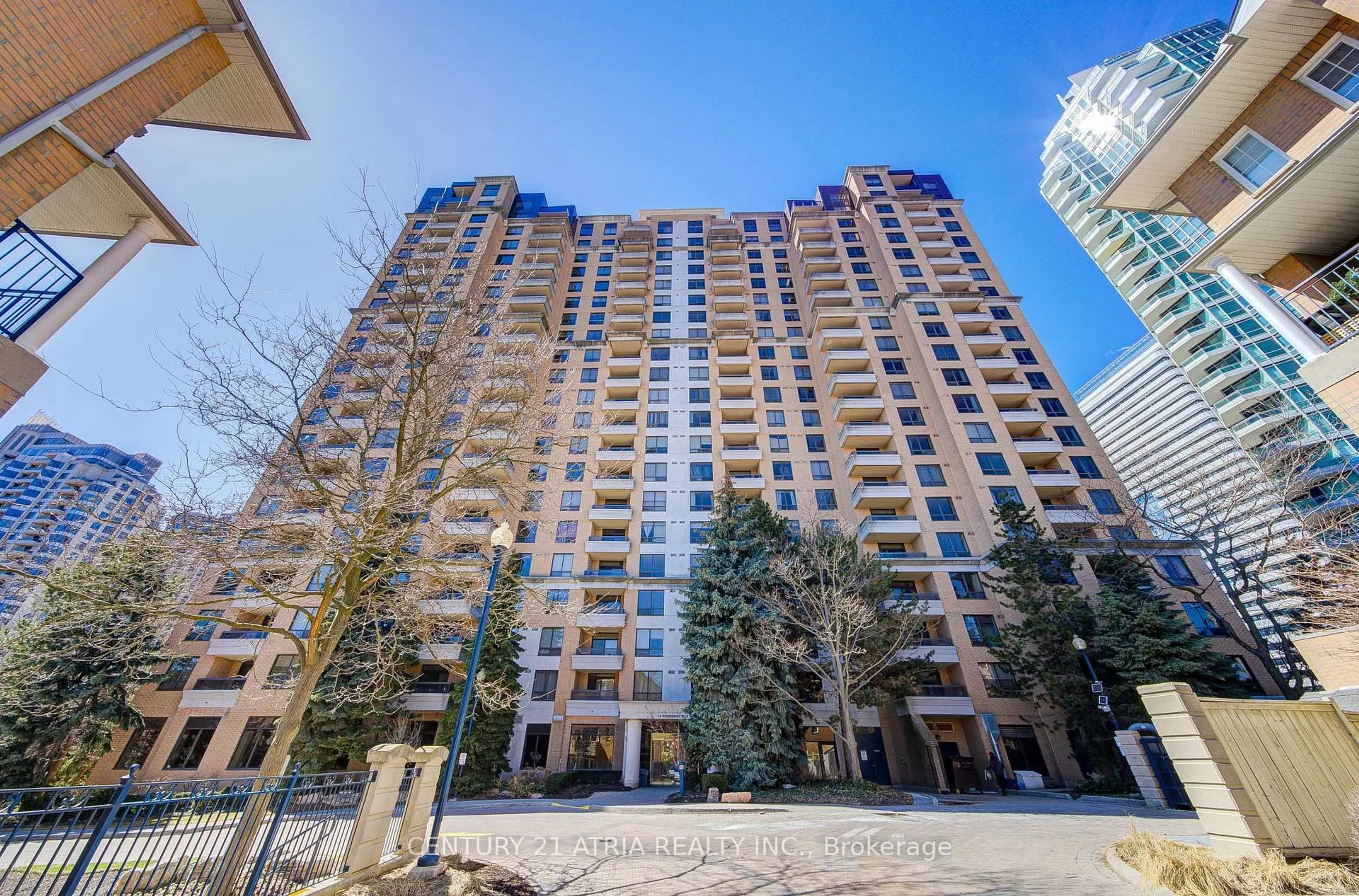 A pic from outside/outdoor area/front of a property/back of a property/a pic from drone, building for 18 Sommerset Way #1609, Toronto Ontario M2N 6X5