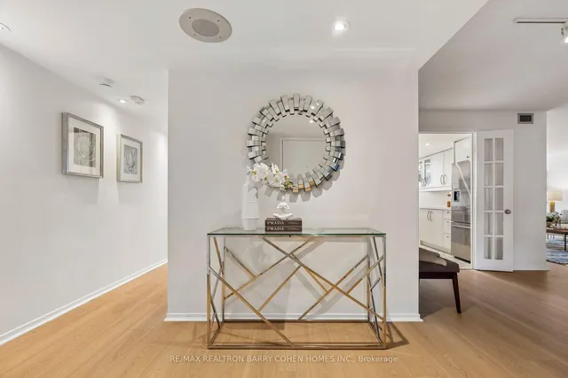 360 Bloor St #301, Toronto 4