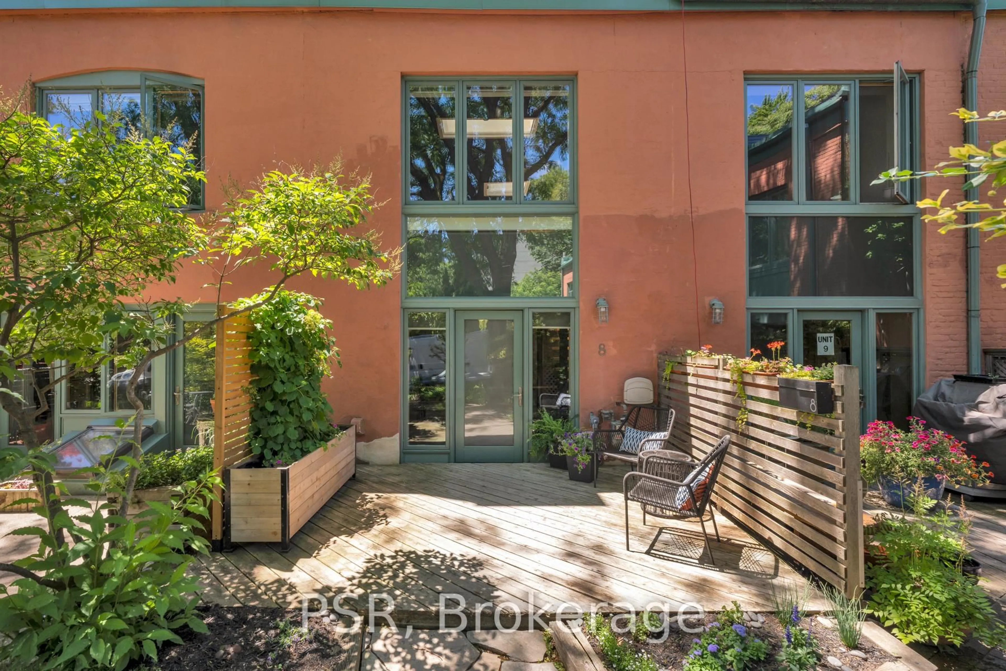 Indoor entryway for 20 Brockton Ave #8, Toronto Ontario M6K 1S5