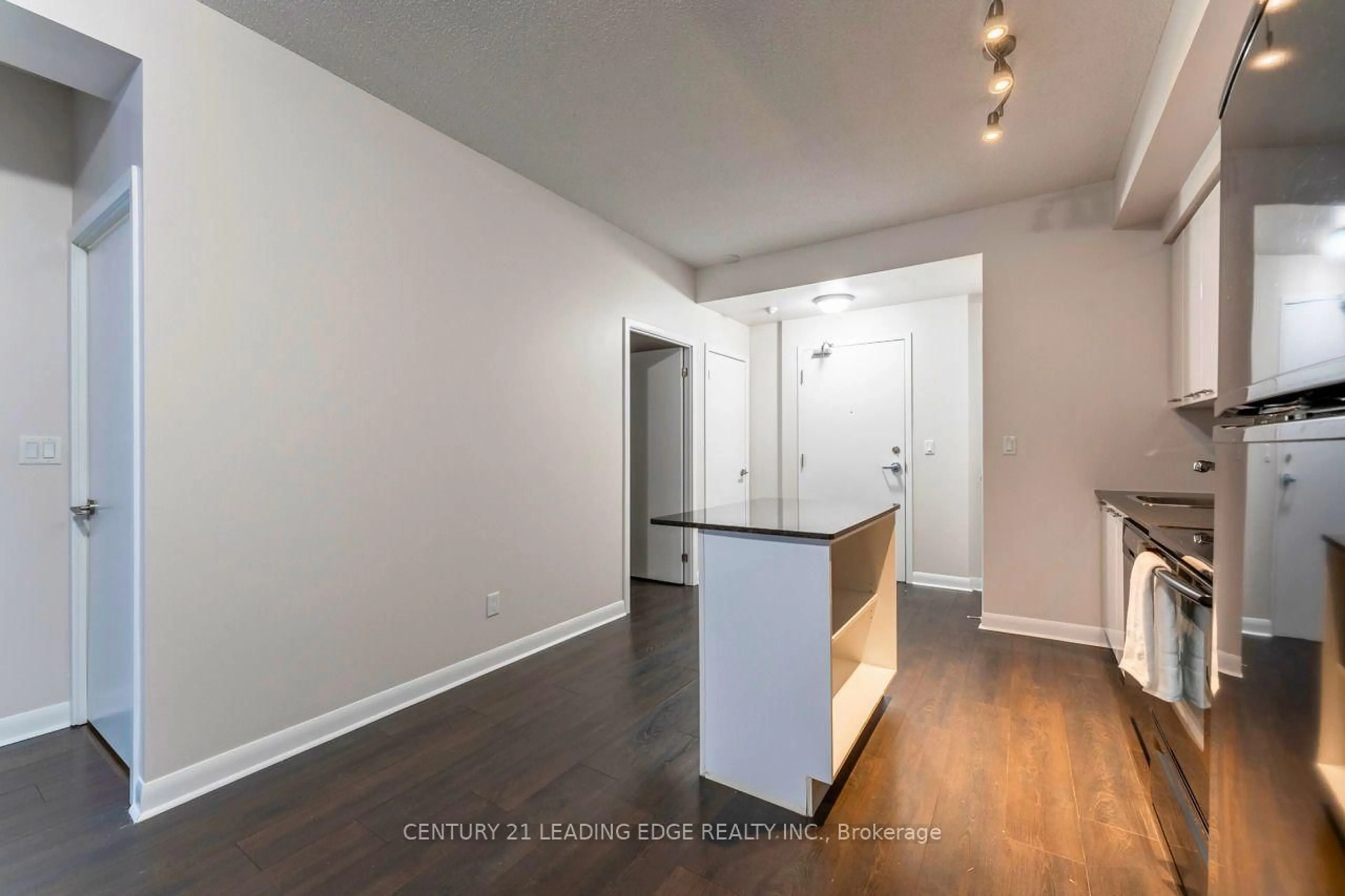 A pic of a room for 15 Bruyeres Mews #517, Toronto Ontario M5V 0A7