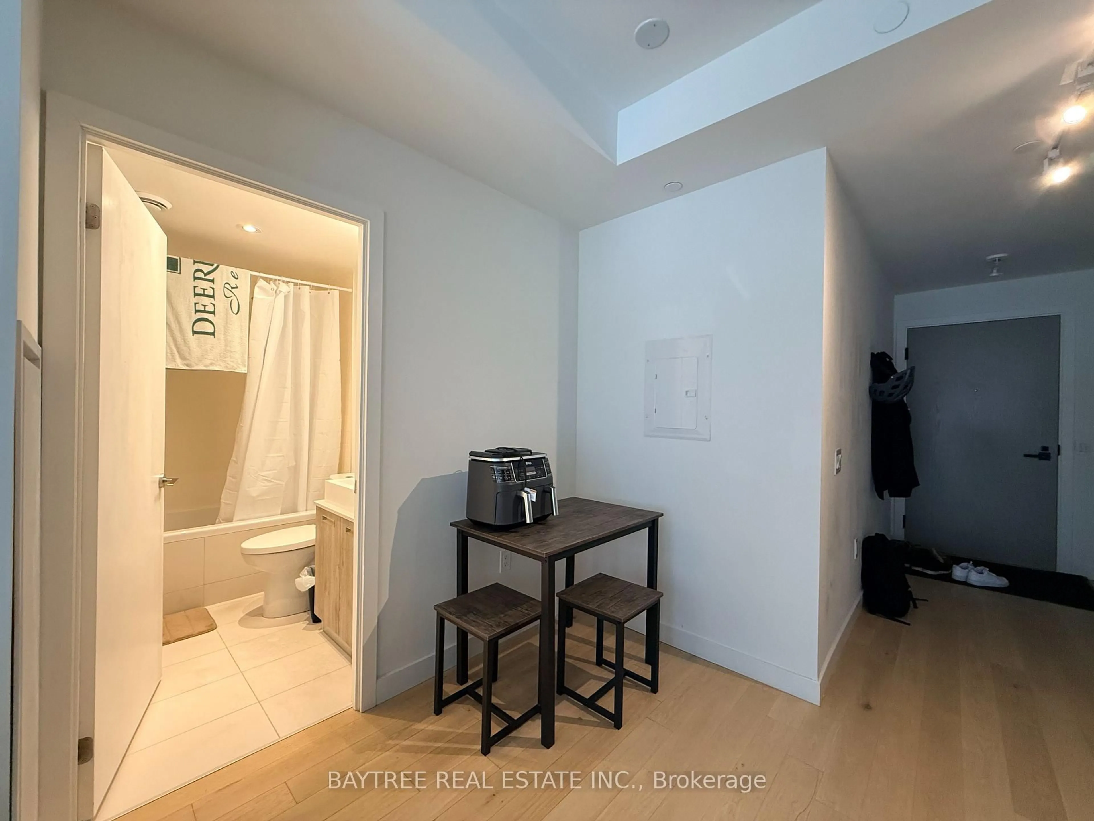 A pic of a room for 2A Church St #804, Toronto Ontario M5E 0E1