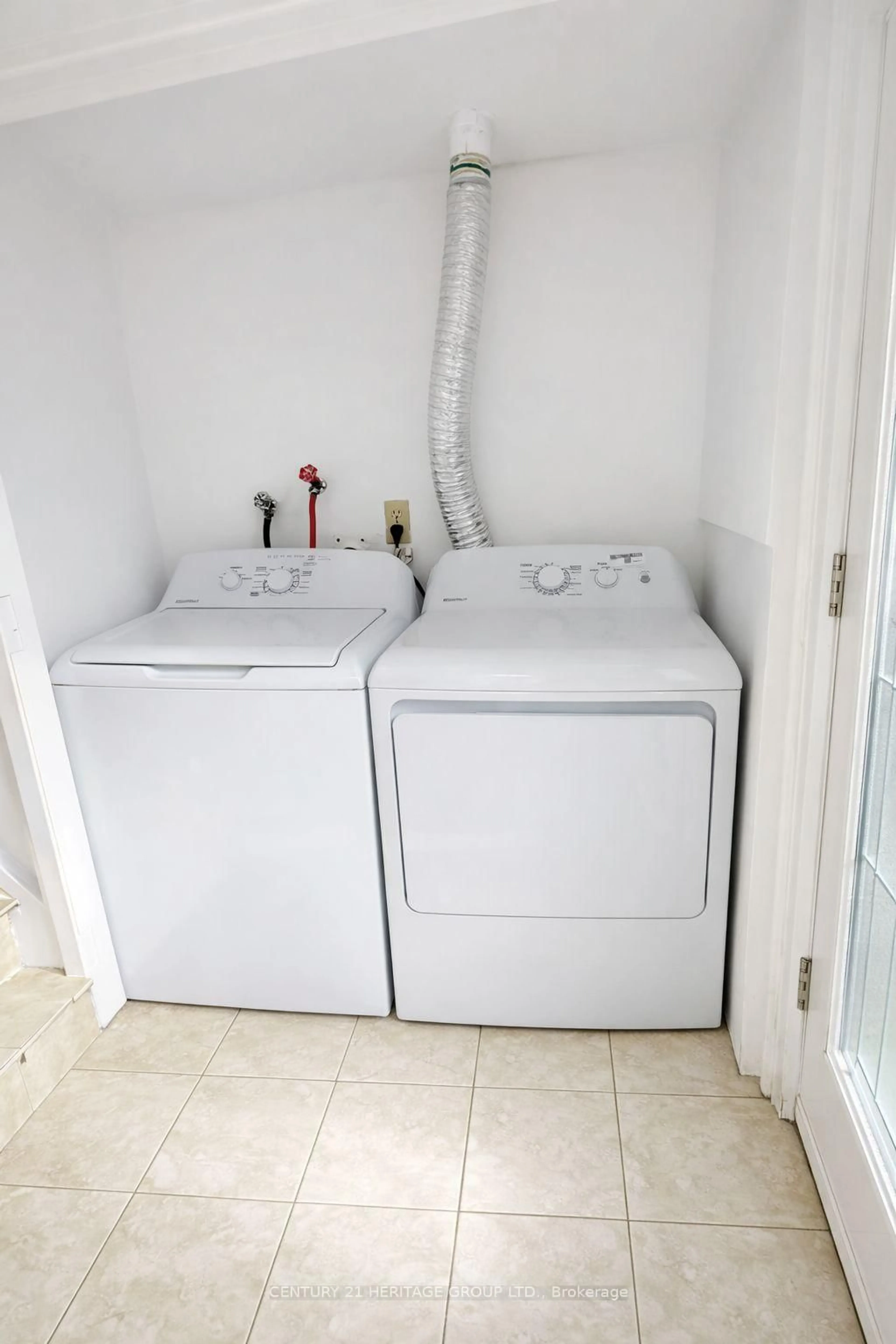 Laundry room for 21 Garthdale Crt, Toronto Ontario M3H 5P7
